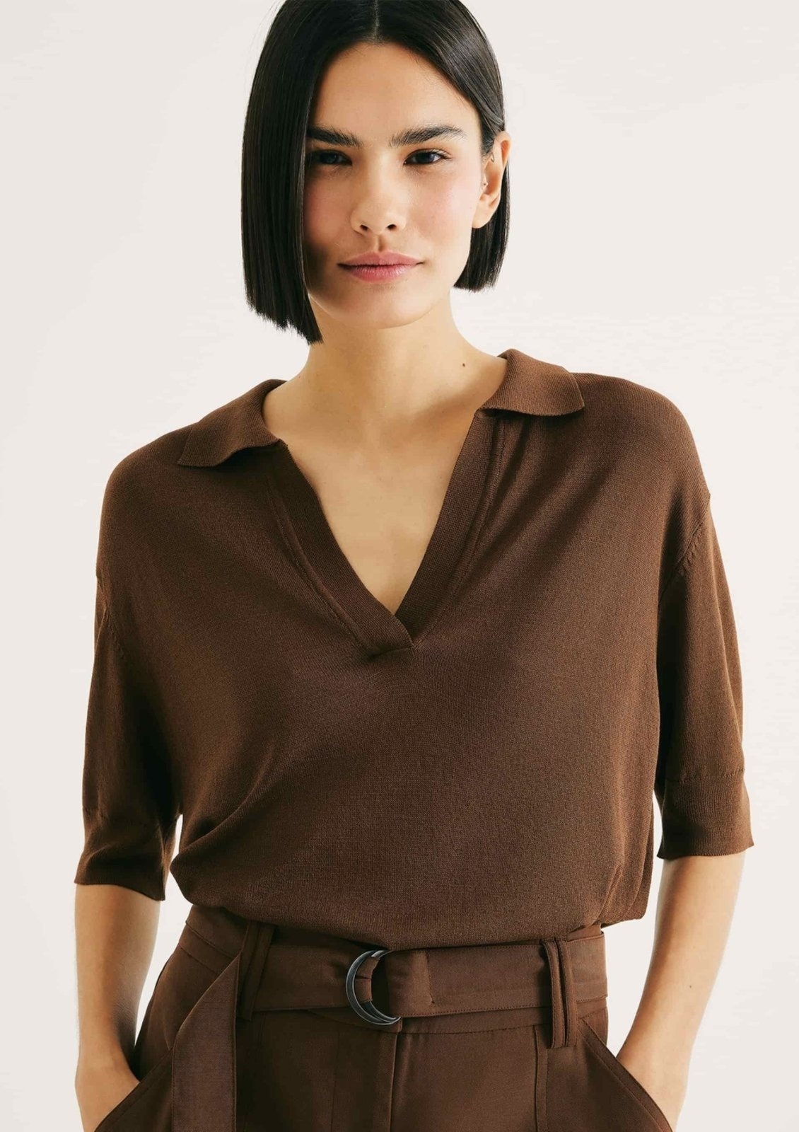 Imagem principal Polo Feminina Em Tricô Leve Hering marrom