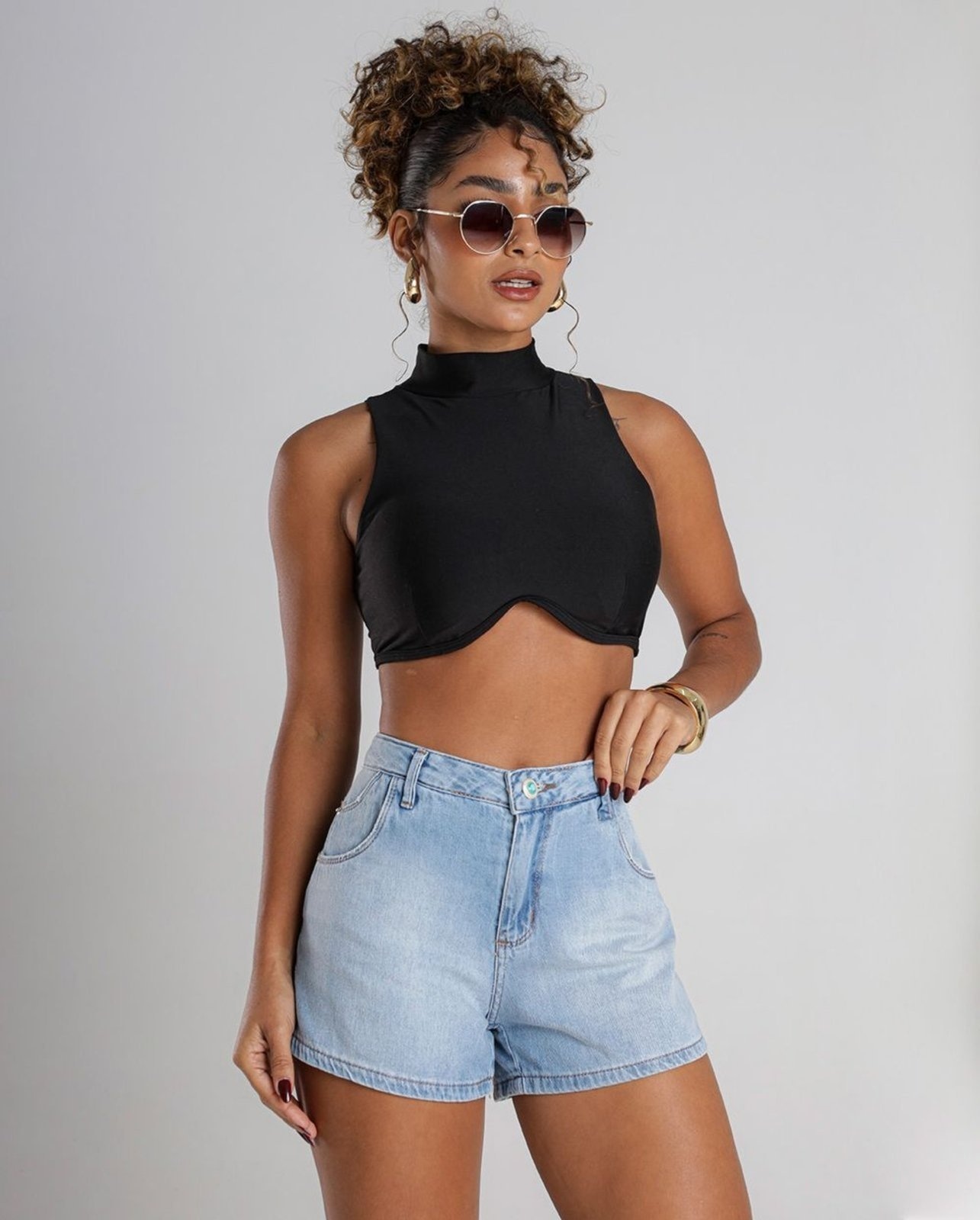 Imagem principal Shorts Mom Feminino Cintura Alta Detalhe Bolso Ana Castela 24360 Clara Consciência jeans