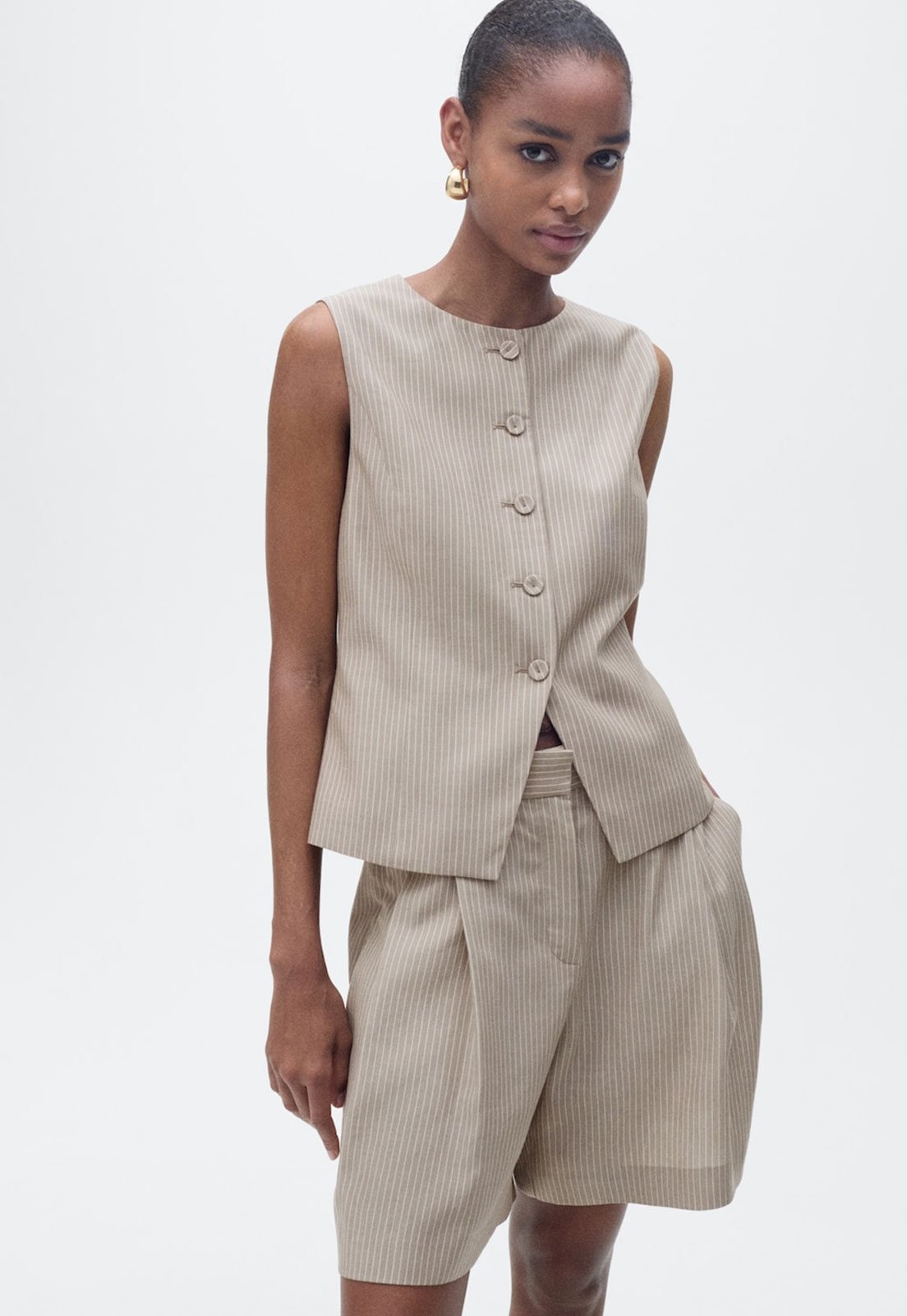 Imagem principal Bermuda Mango Reta Risca de Giz Mango bege