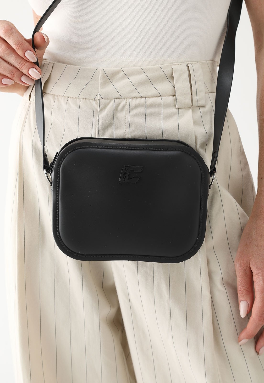 Imagem principal Bolsa Transversal Feminina Colcci Alça Ajustável Preta Colcci preto