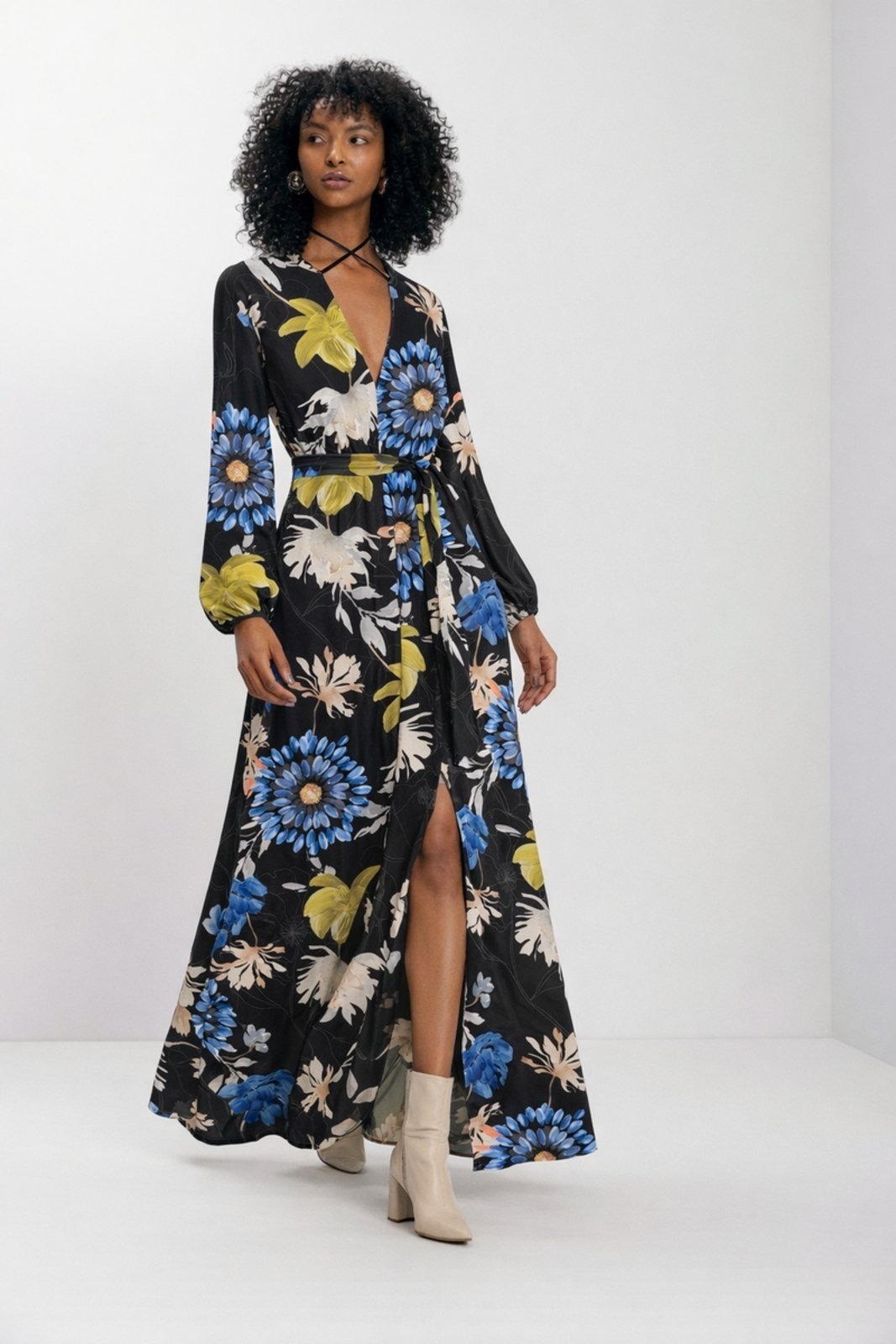 Imagem principal Vestido Longo Estampado Com Fenda E Amarração Na Gola Lez a Lez preto