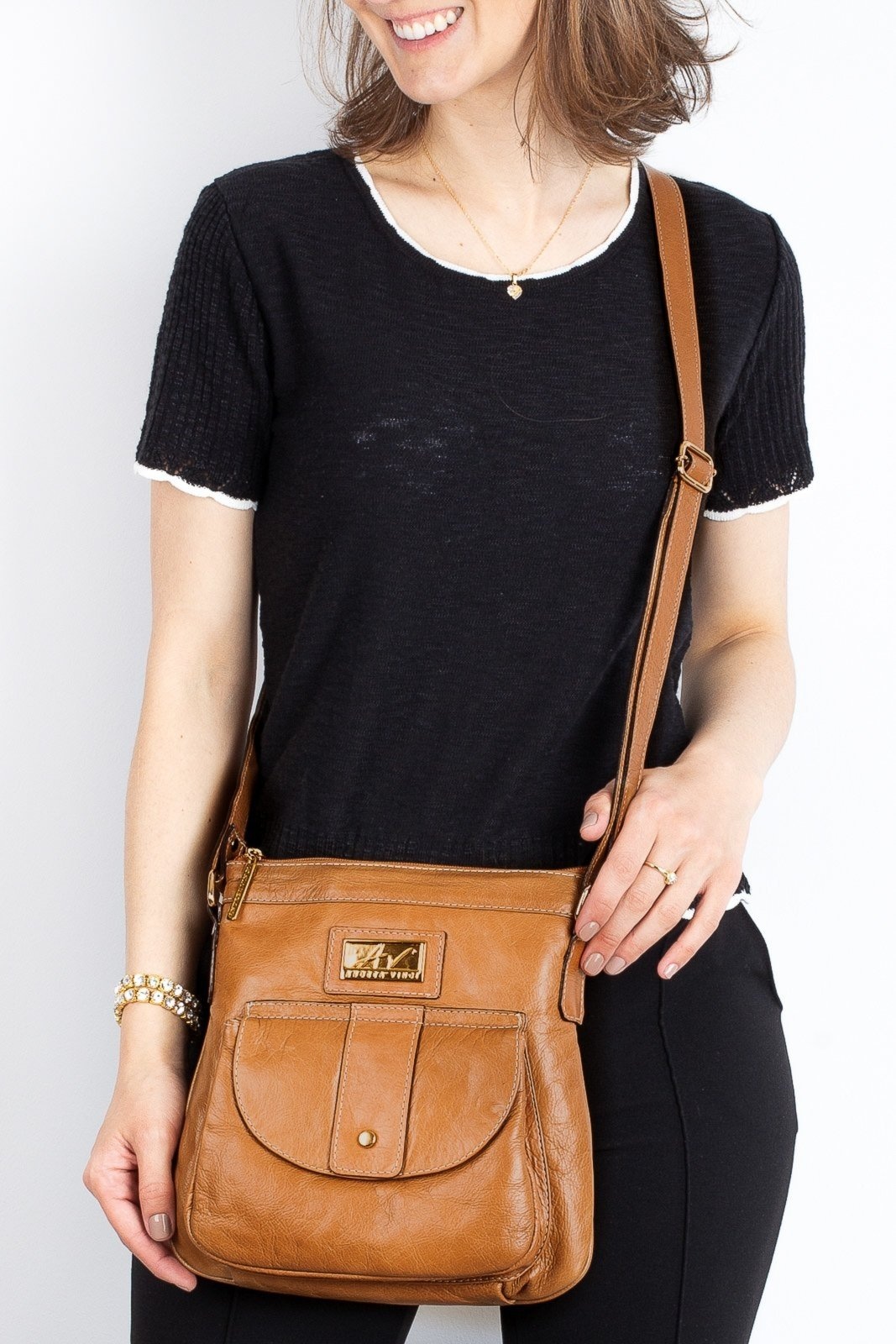 Imagem principal Bolsa tiracolo de couro liso Elis Andrea Vinci caramelo