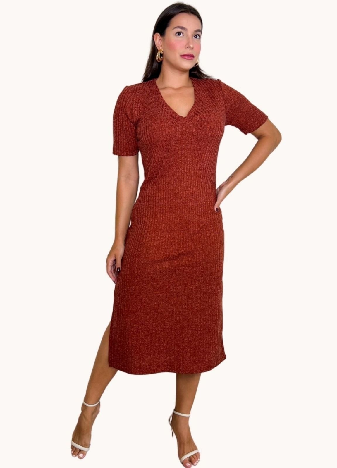 Imagem principal VESTIDO MIDI CANELADO COM FRANZIDO TERRA Art Livre preto