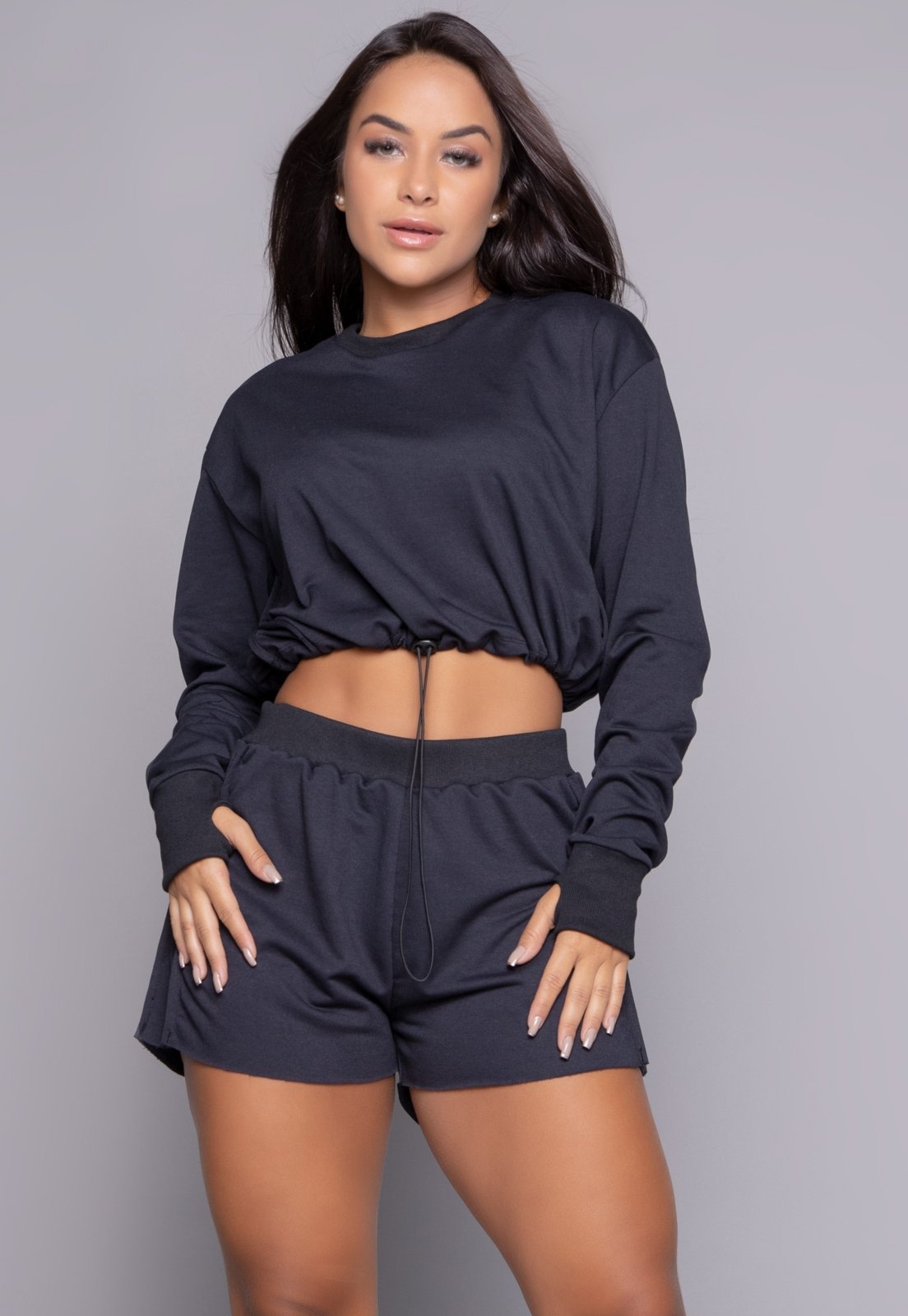 Imagem principal Conjunto Vekyo Cropped Manga Longa Gringa e Short Cós Alto Moletinho VEKYO preto