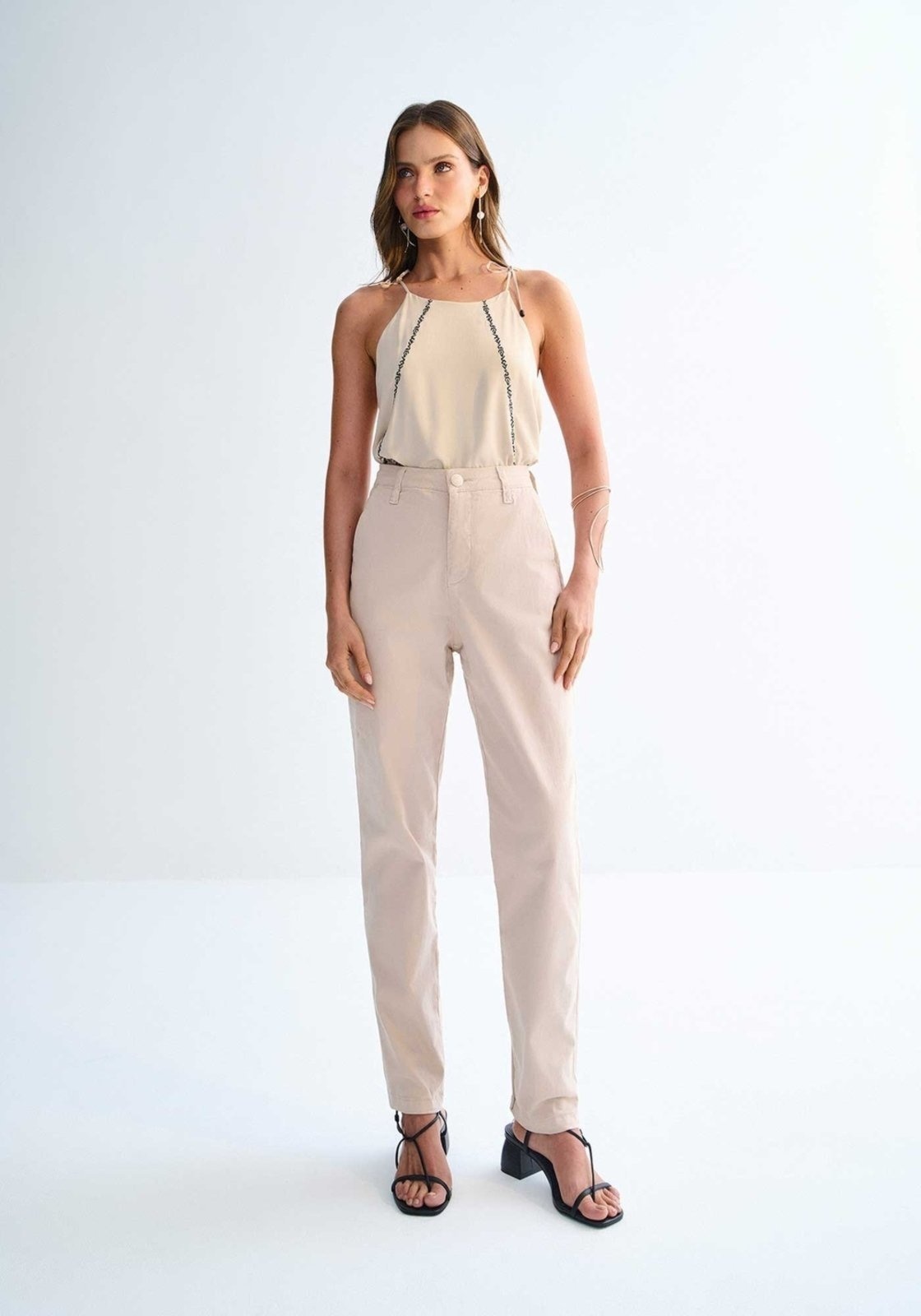 Imagem principal Calça Sarja Reta Cintura Alta Cropped com Elasticidade Lez a Lez bege