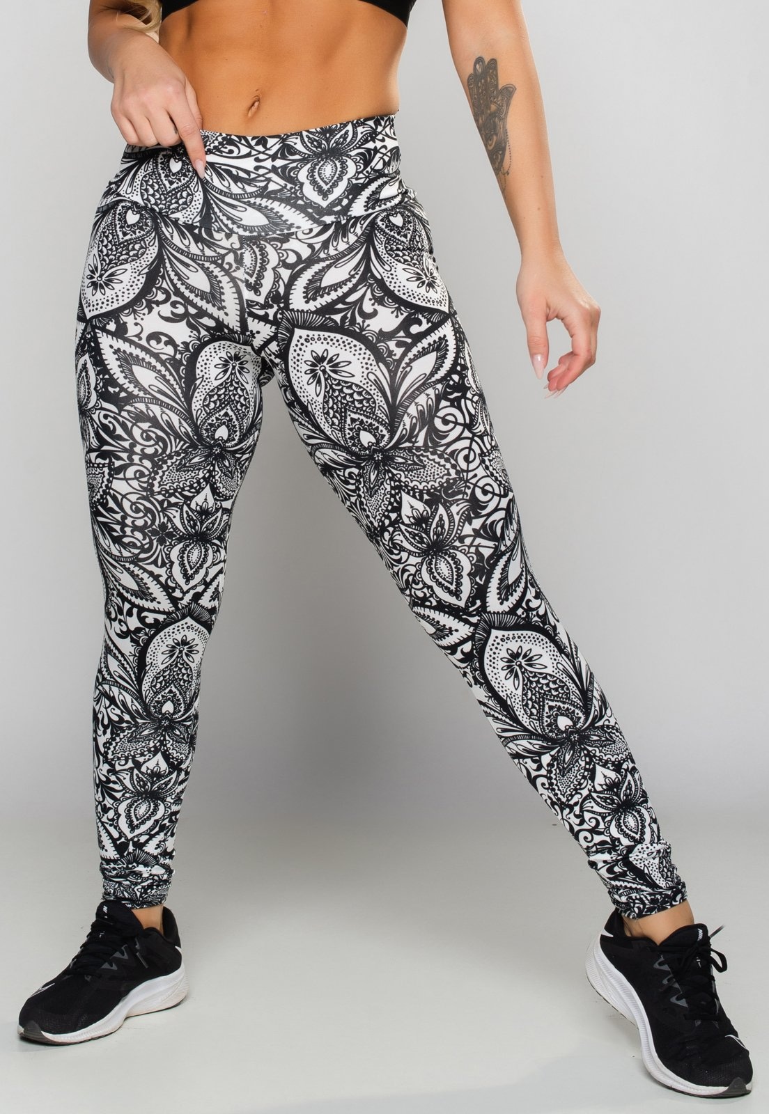 Imagem principal Calça Empina Bumbum MVB Modas Suplex Estampada Cintura Alta Mandala Mvb Modas branco/estampado/multicolorido/preto