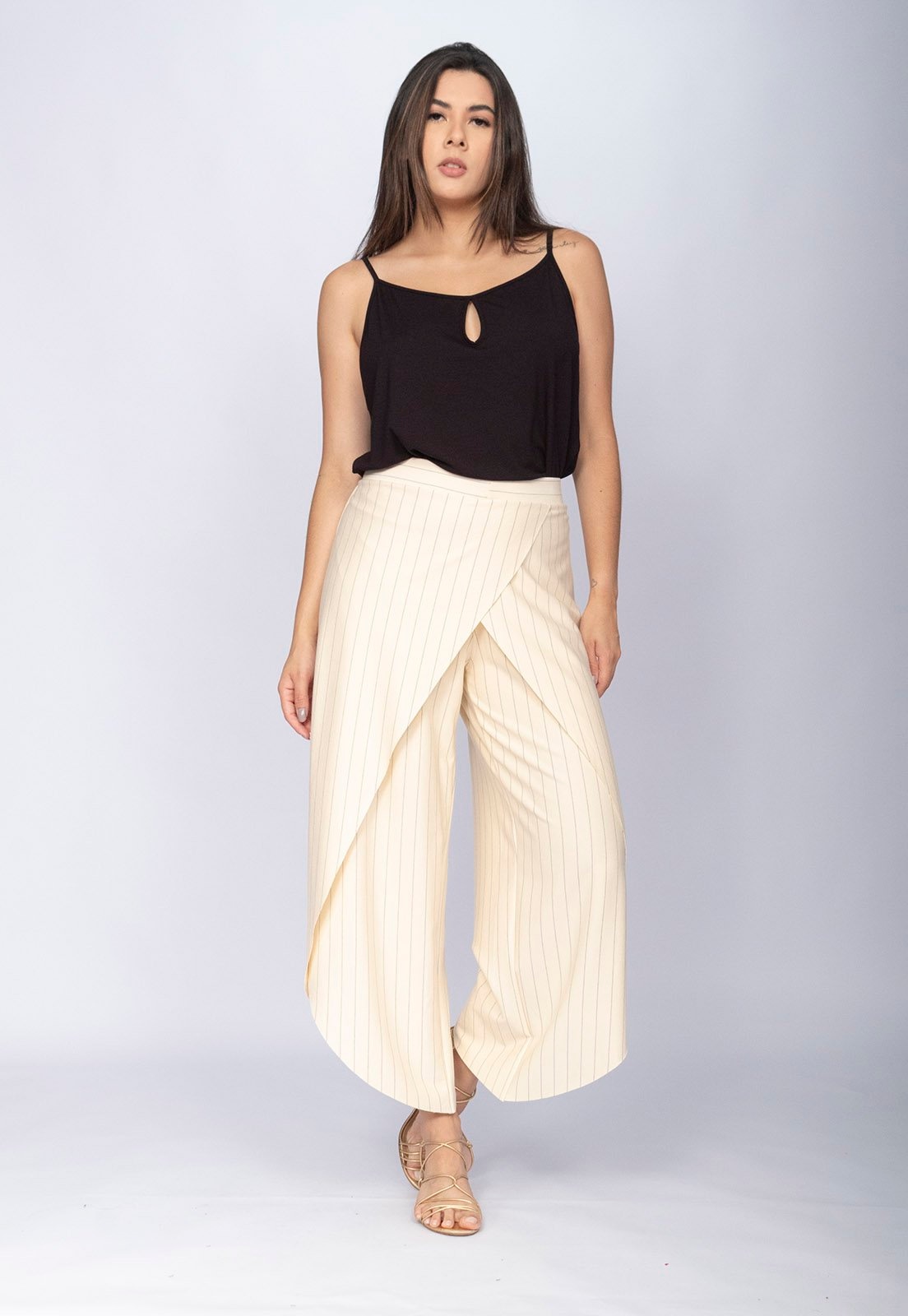 Imagem principal Calça Amazonia Vital Pantacourt Garatéa Transpassada Risca de Giz Marfim Natural Amazonia Vital bege natural