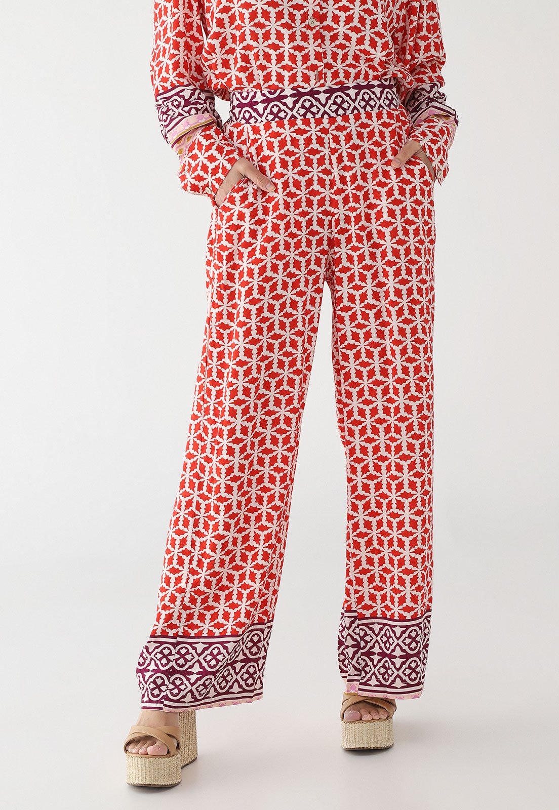 Imagem principal Calça Pantalona Feminina CaCay Estampa Geométrica Vermelha CaCay vermelho