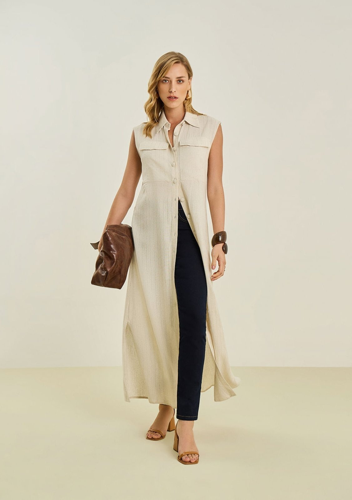 Imagem principal Vestido Maria Valentina Solto Gola Clássica Sem Manga Longo Maria Valentina bege