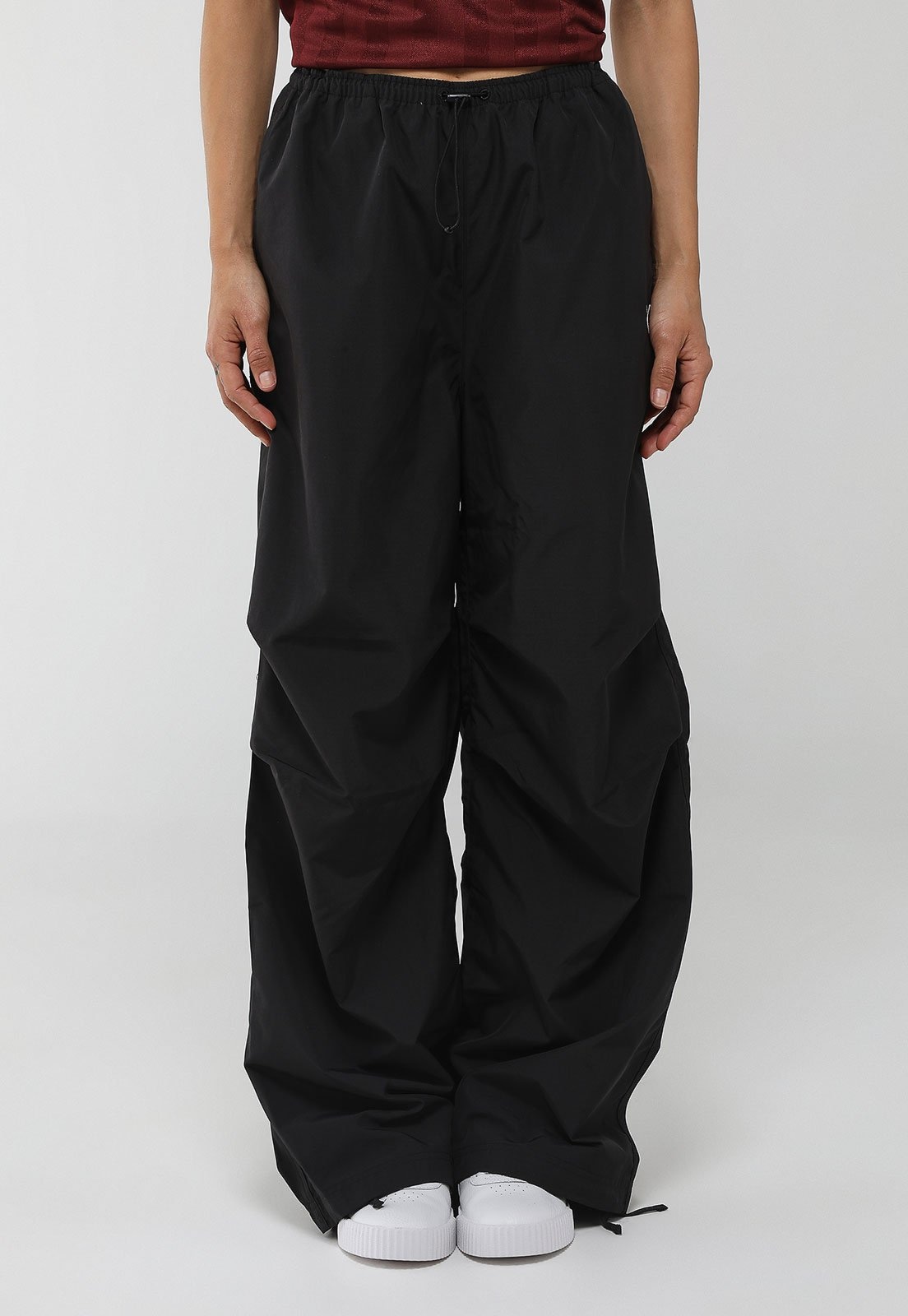 Imagem principal Calça Puma Baggy Parachute Wardrobe Essentials Preta Puma preto