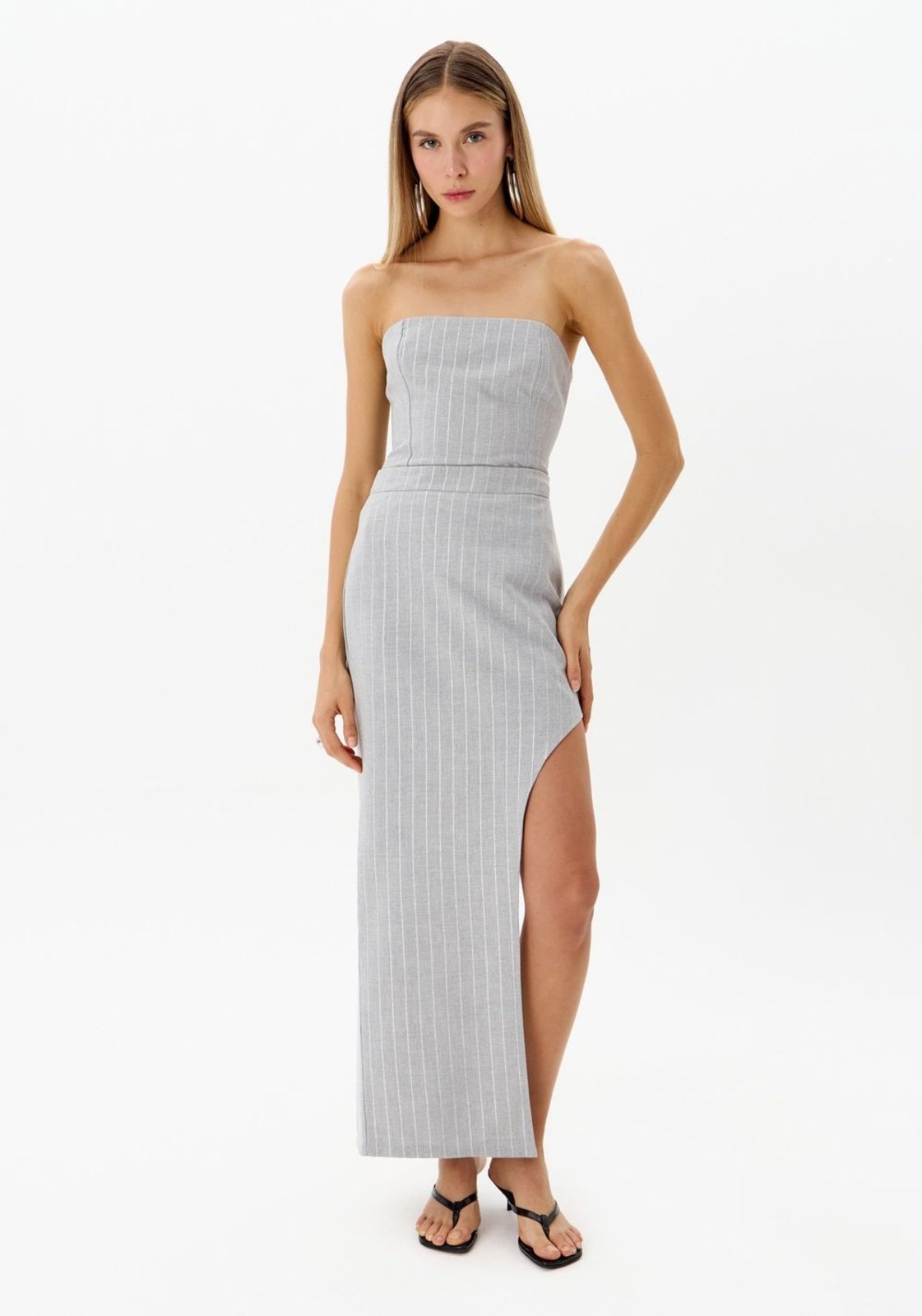 Imagem principal Saia Super Midi Alfaiataria Assimétrica Risca de Giz My Favorite Things verde