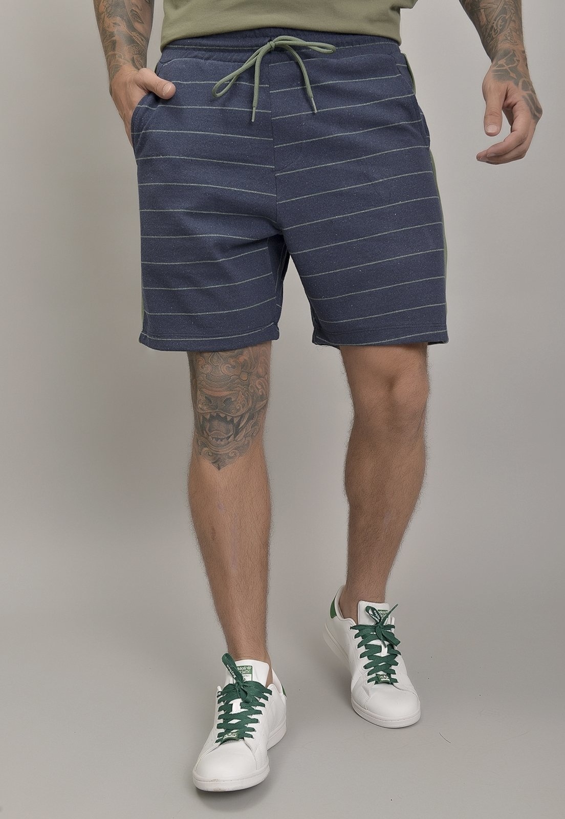 Imagem principal Bermuda Moletom Listrado Masculino Dialogo Jeans na Cor Marinho Dialogo Jeans azul marinho