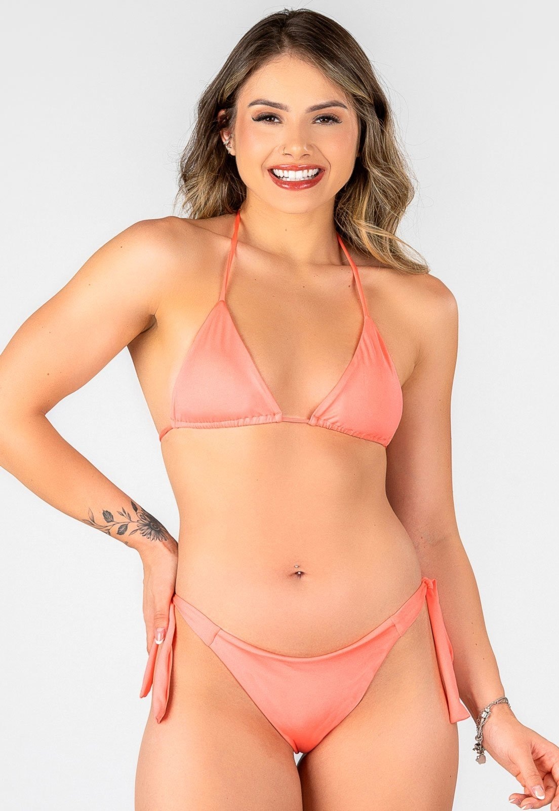 Imagem principal Biquíni Cortininha Summer Soul Empina Bumbum Com Amarração Summer Soul coral