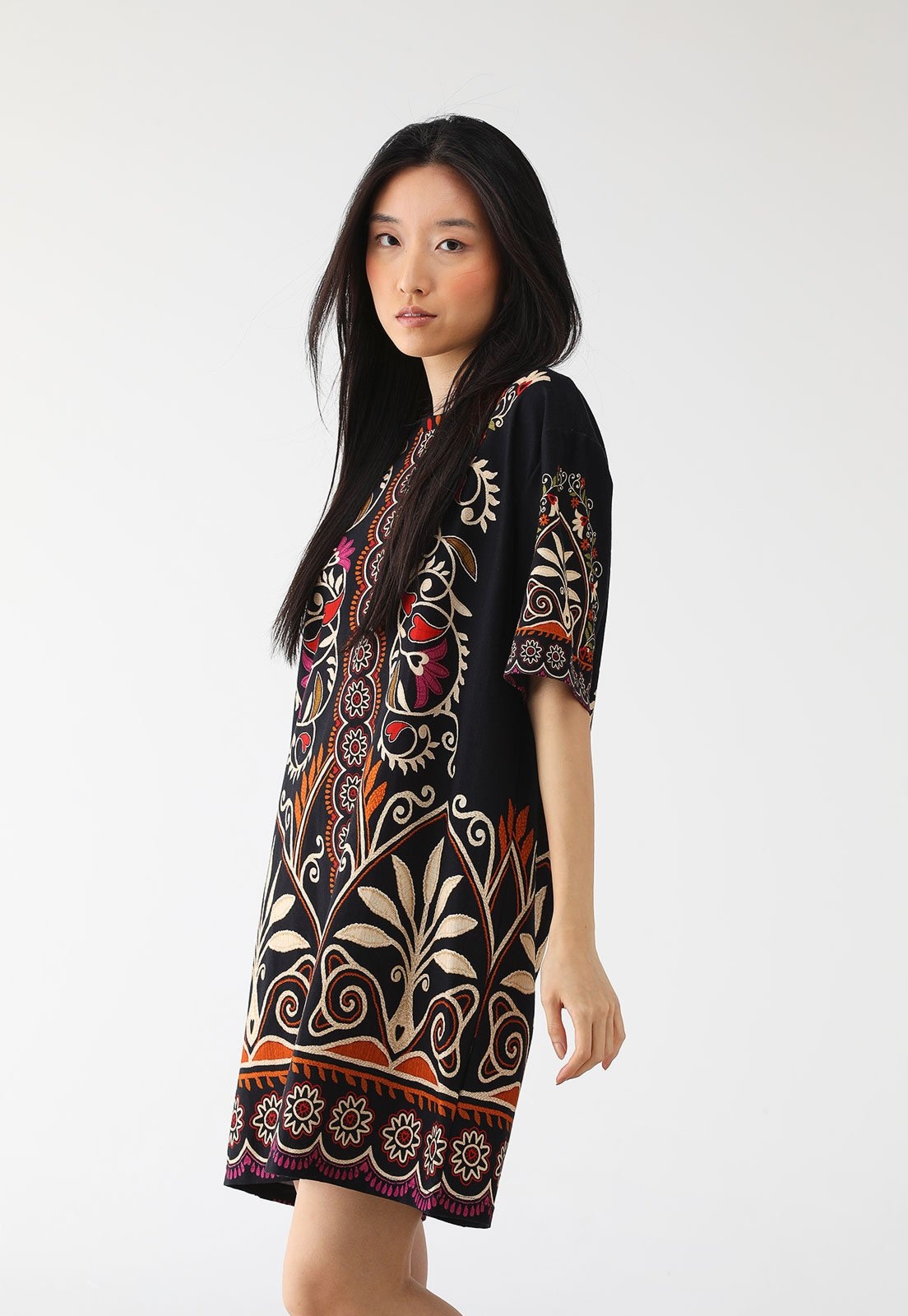 Imagem principal Vestido FARM Curto Tshirt Basico Adriele FARM preto