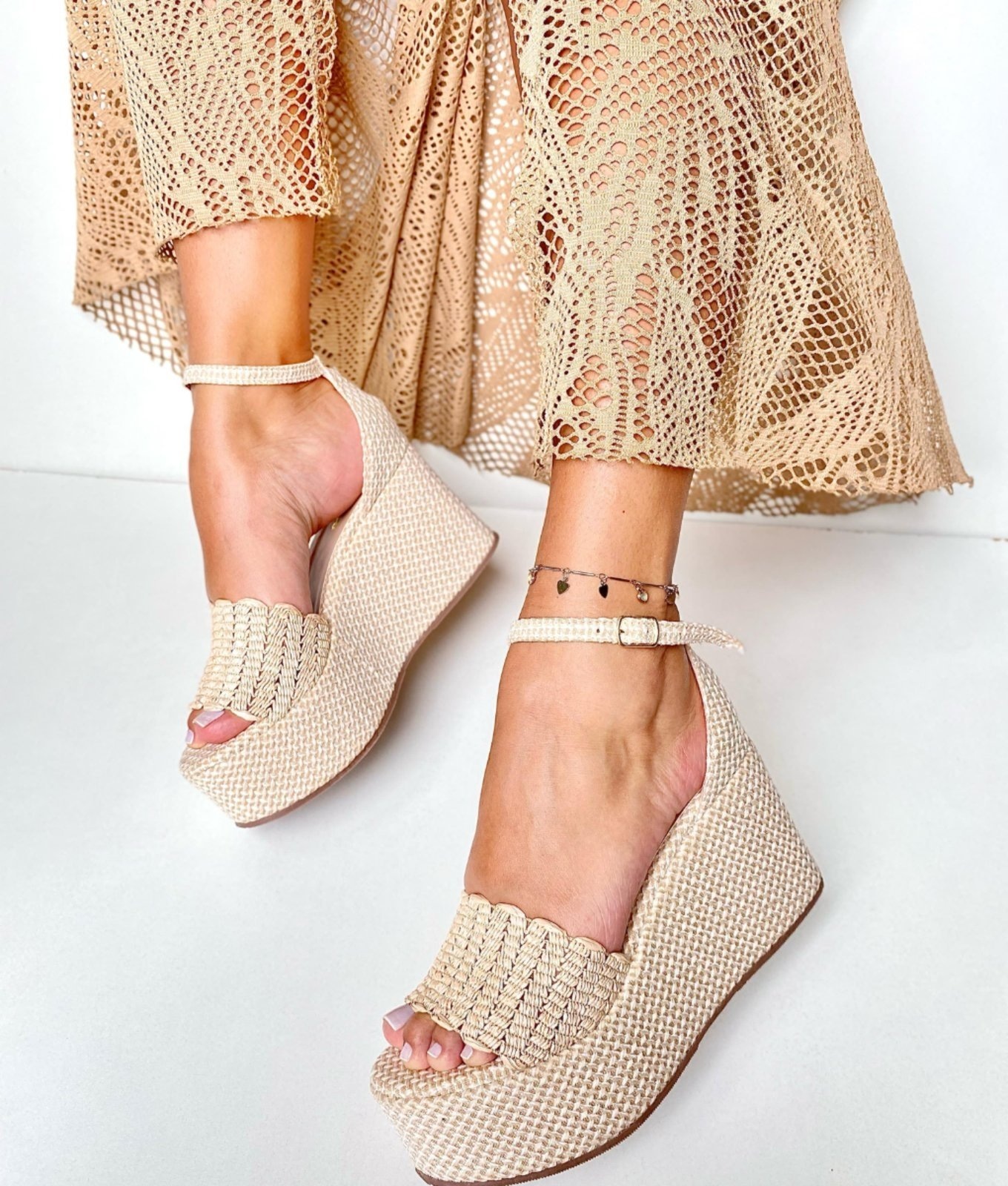 Imagem principal Sandália Delazari Plataforma Trama Cru Delazari caramelo/marrom/nude/off-white