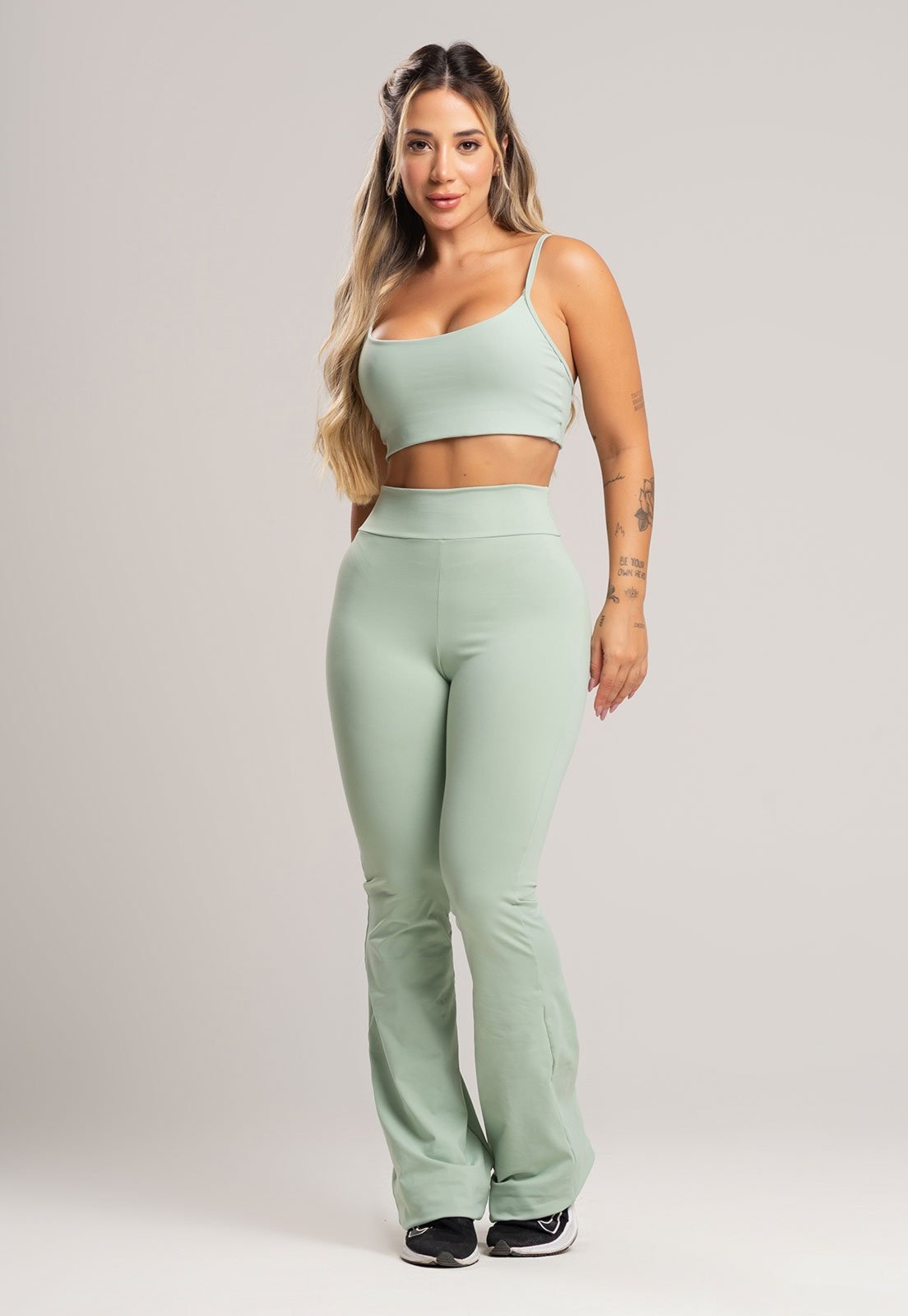 Imagem principal Calça Pantalona Flare MVB Modas Poliamida Pistache Mvb Modas verde/verde oliva