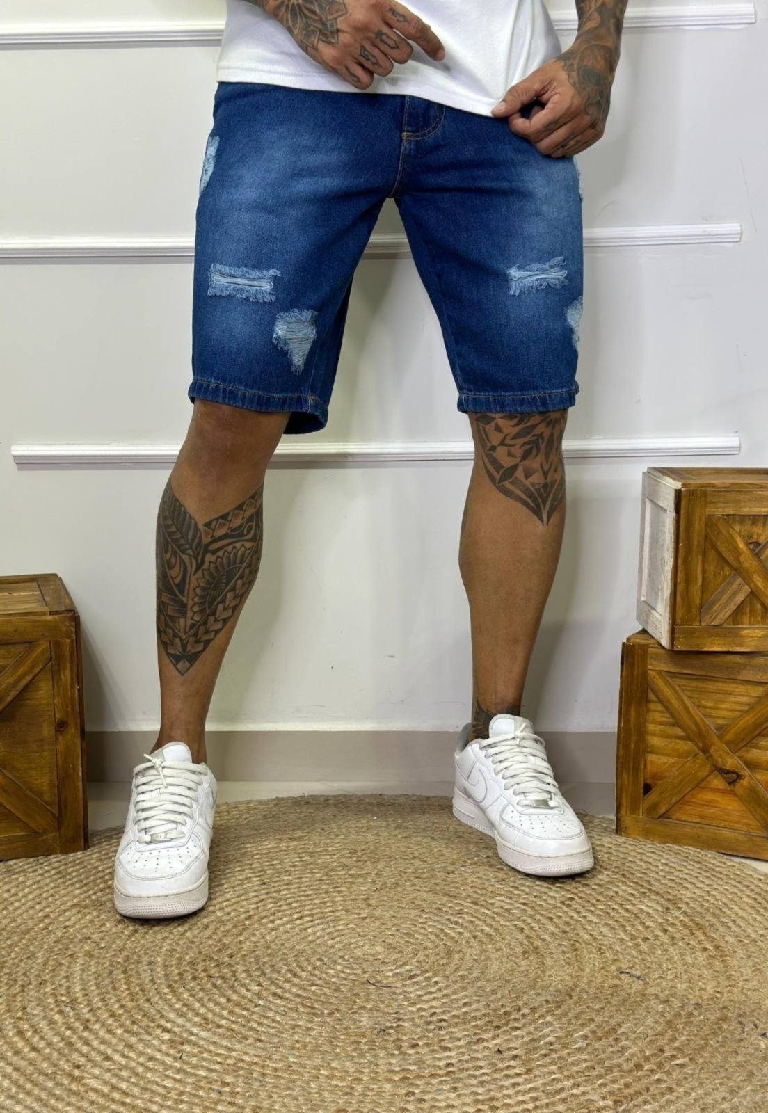 Imagem principal Bermuda Jeans Masculina Tempo Hábil Slim Detalhes Destroyed 5 Estilo azul