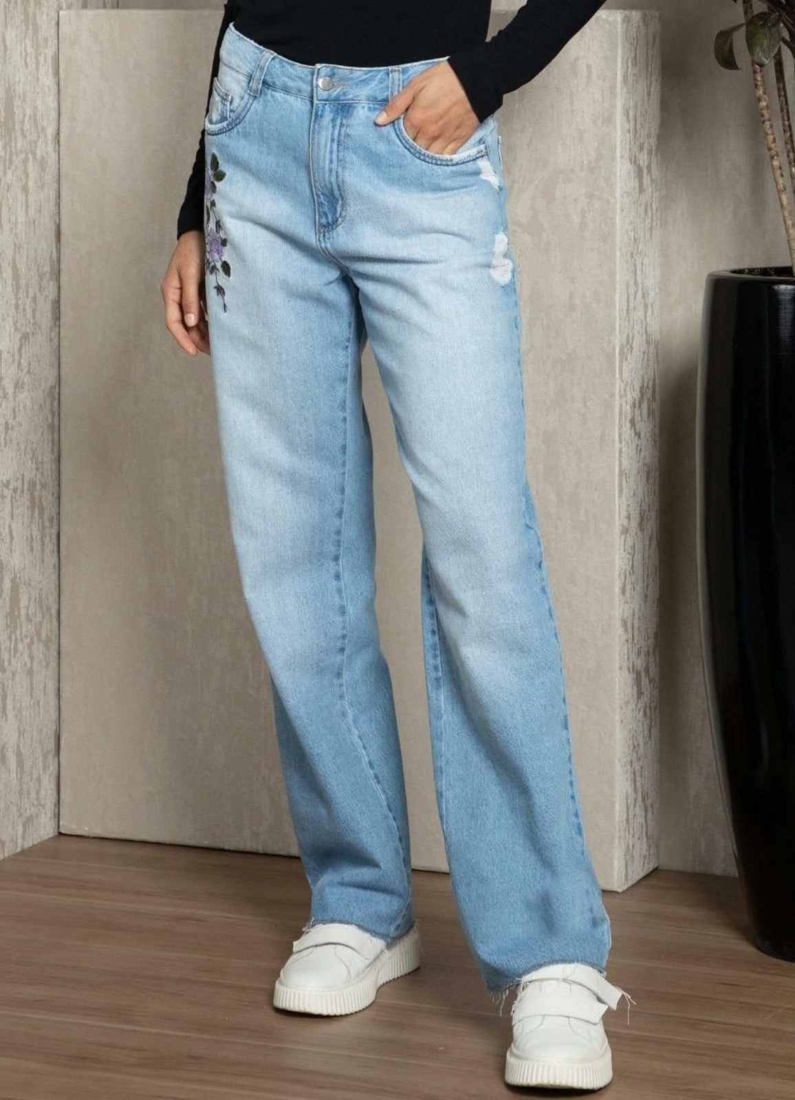 Imagem principal Calça Jeans Bordado Quintess azul