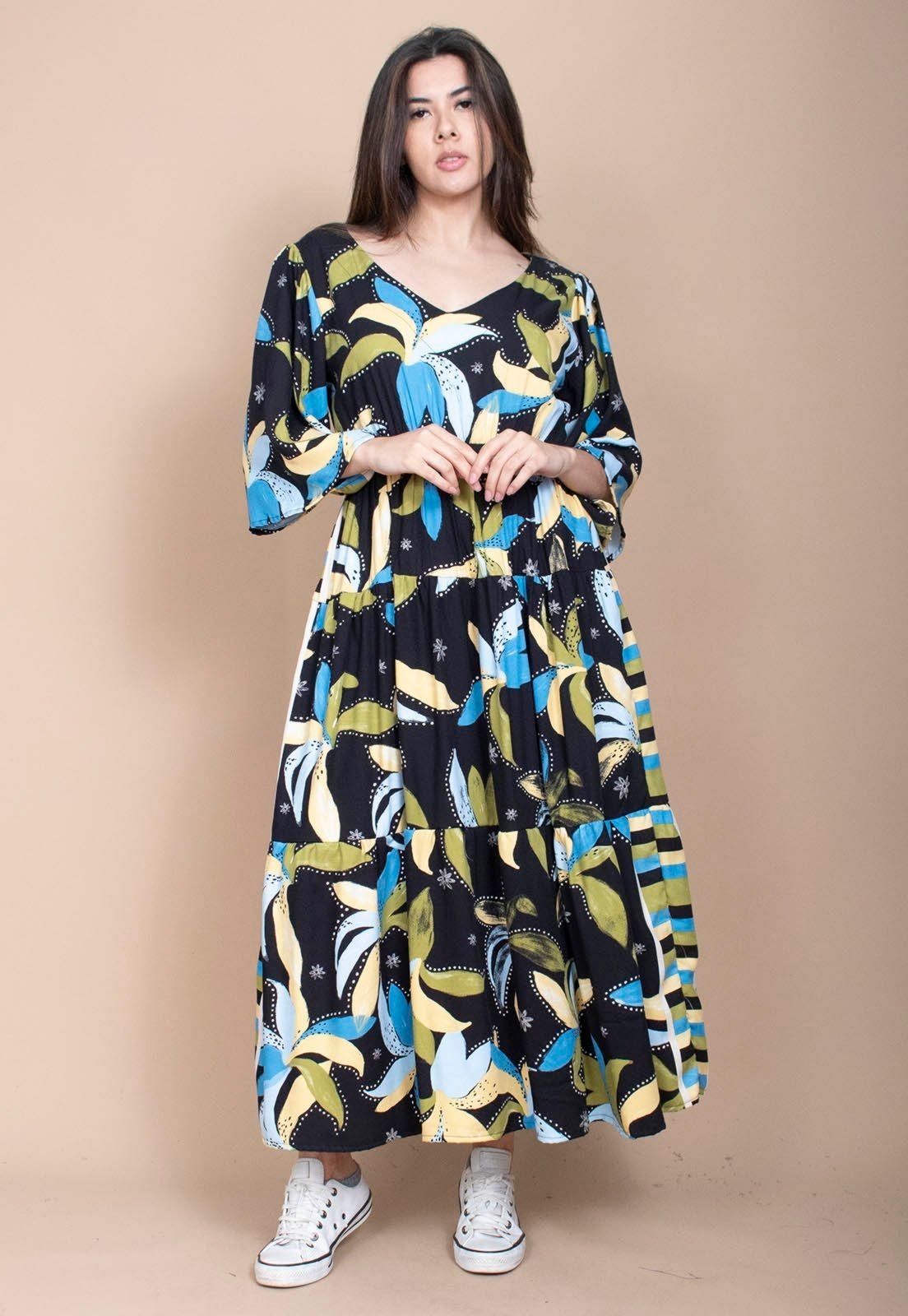 Imagem principal Vestido Longo Cabanafree Plano com Manga e Camadas Estampa Jardim Noturno Cabanafree azul/estampado/verde