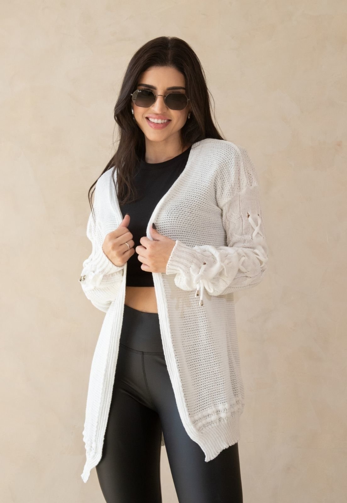 Imagem principal Cardigã Tricot Detalhes Trançados na Manga Longa Inverno Noruega Cia do Vestido branco