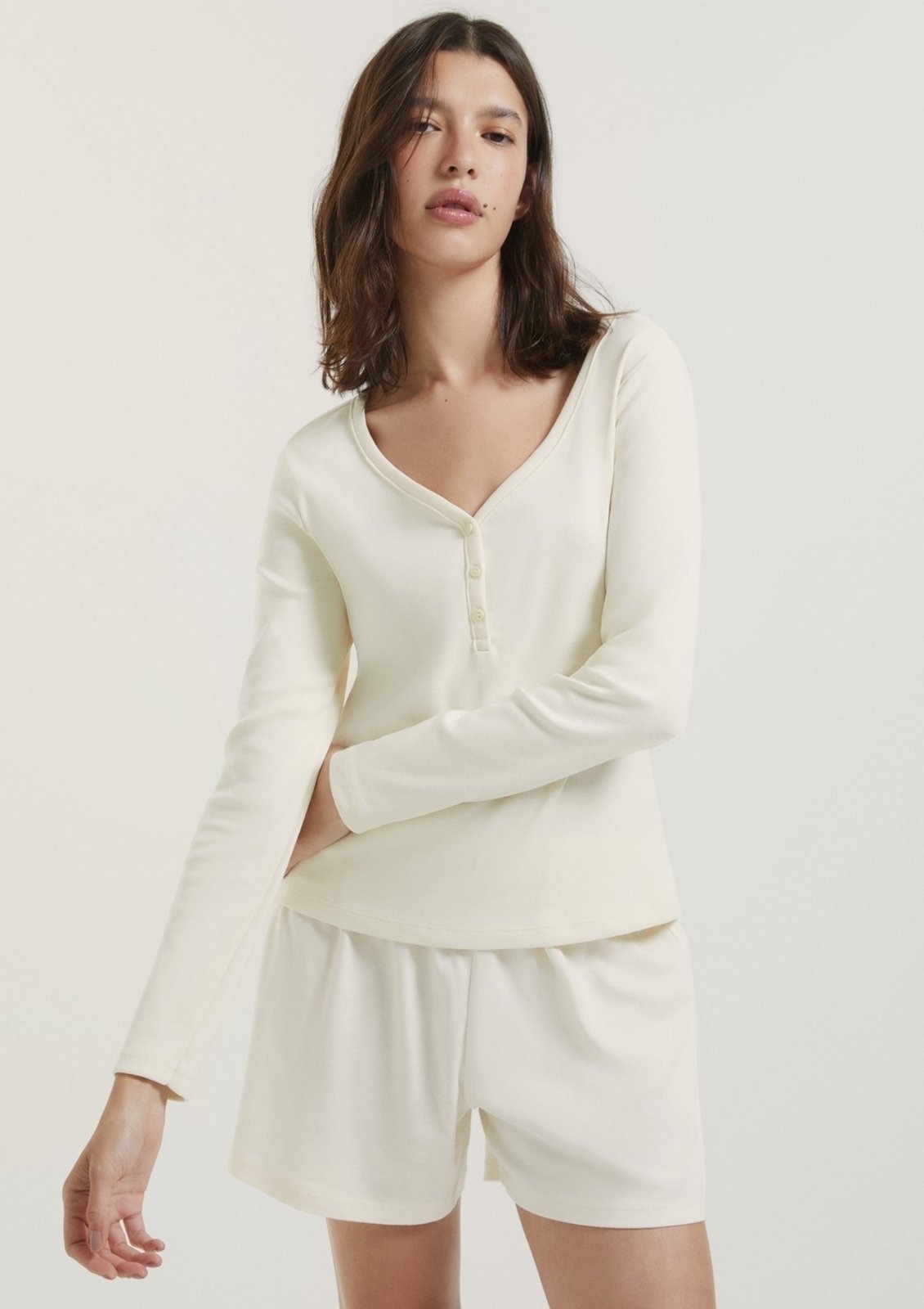 Imagem principal Pijama Feminino Manga Longa Em Malha Premium Hering HERING INTIMATES bege