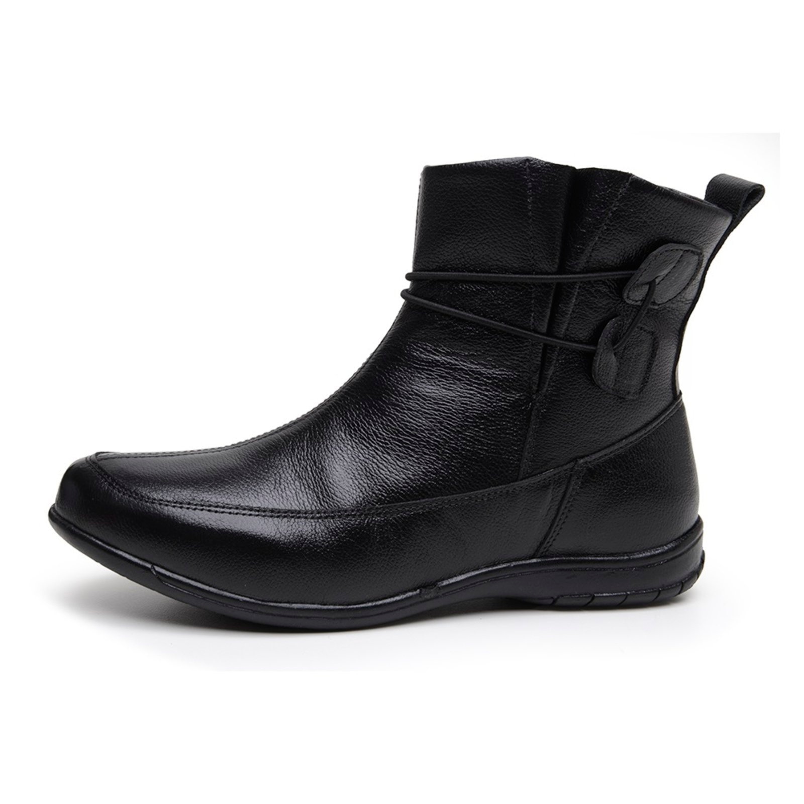 Imagem principal Bota feminina Couro Legítimo Cano Curto Salto Baixo Rasteira Madus preto