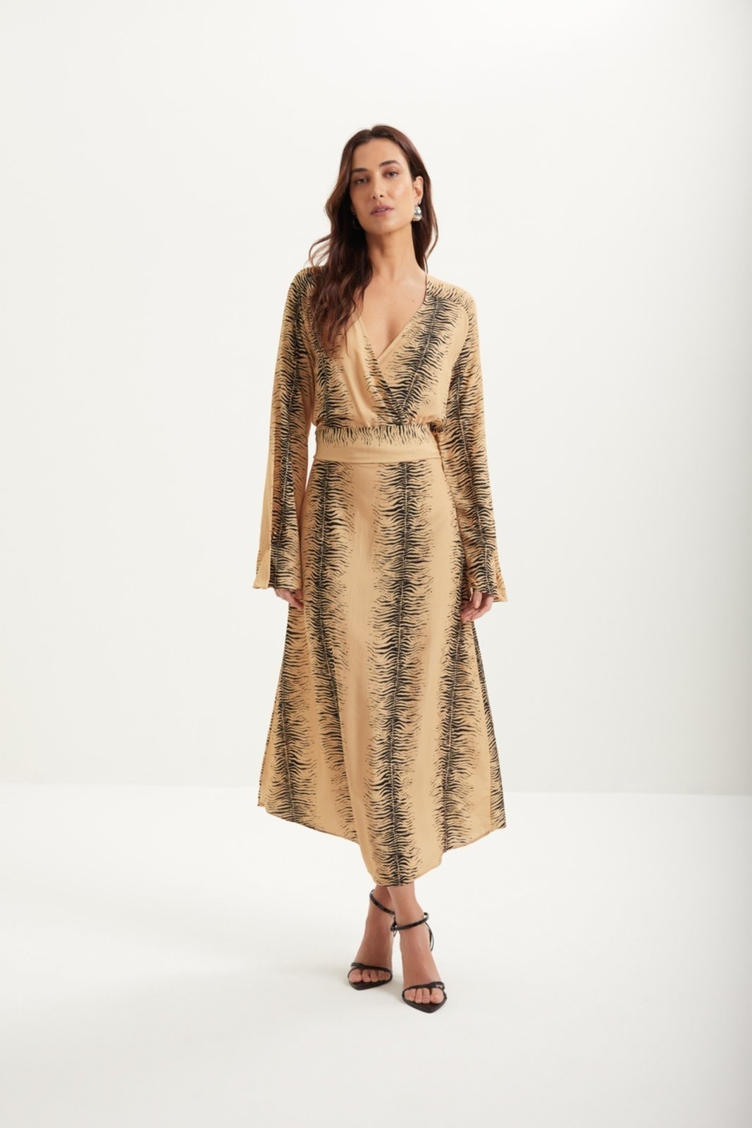 Imagem principal Vestido Estampado Chá De Mangas Longas Com Decote Em V Lez a Lez verde