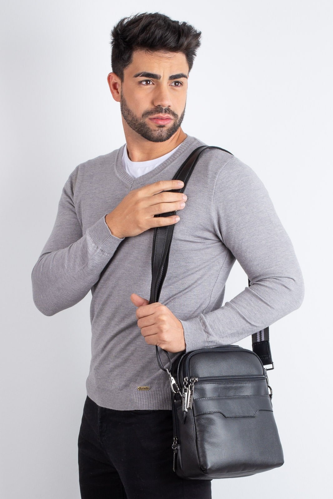 Imagem principal Bolsa transversal de couro com divisórias Fernando - Preta Vira Vento café