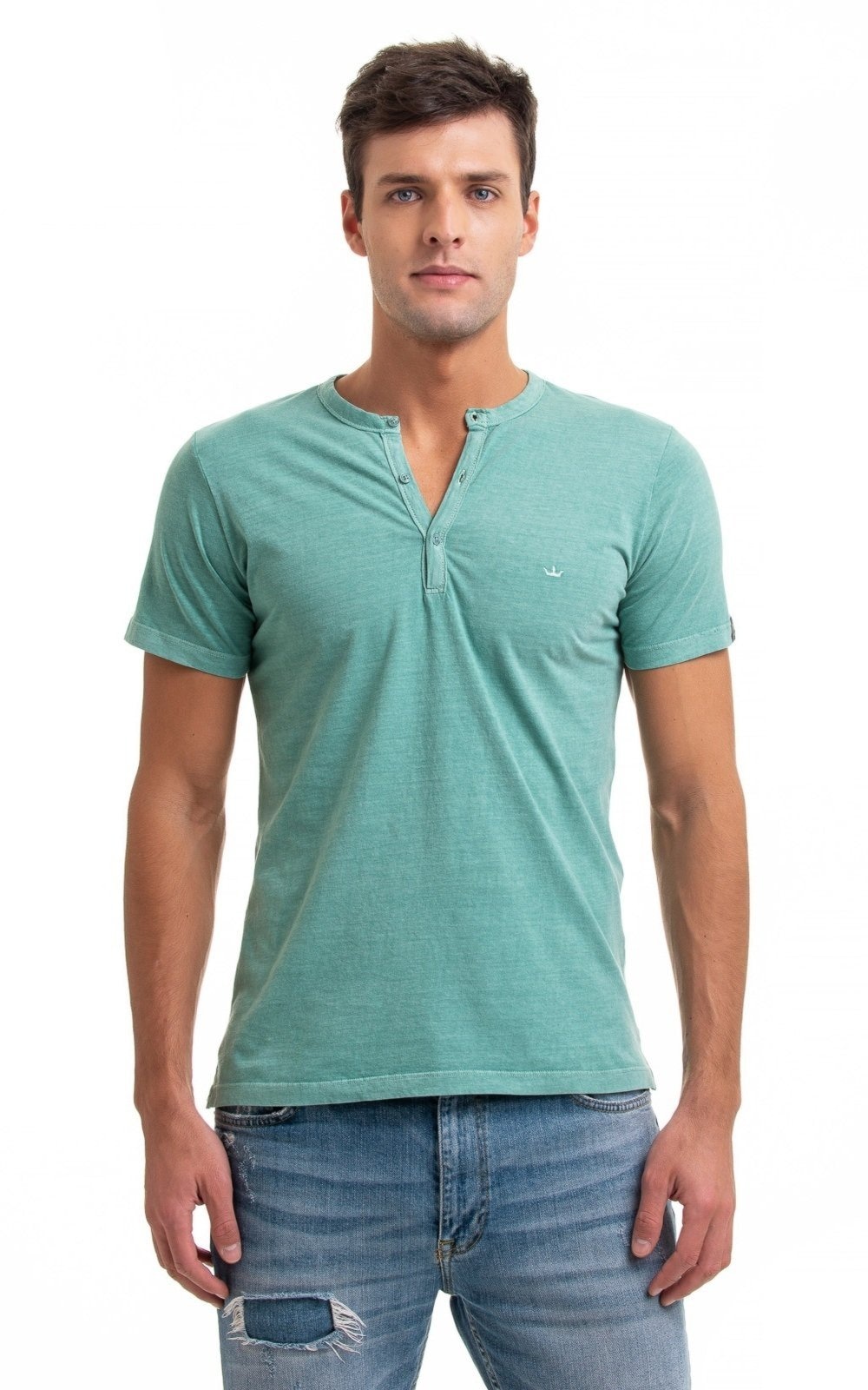 Imagem principal Camiseta Henley Aburguesia Slim Fit Verde Claro Alfaiataria Burguesia verde oliva