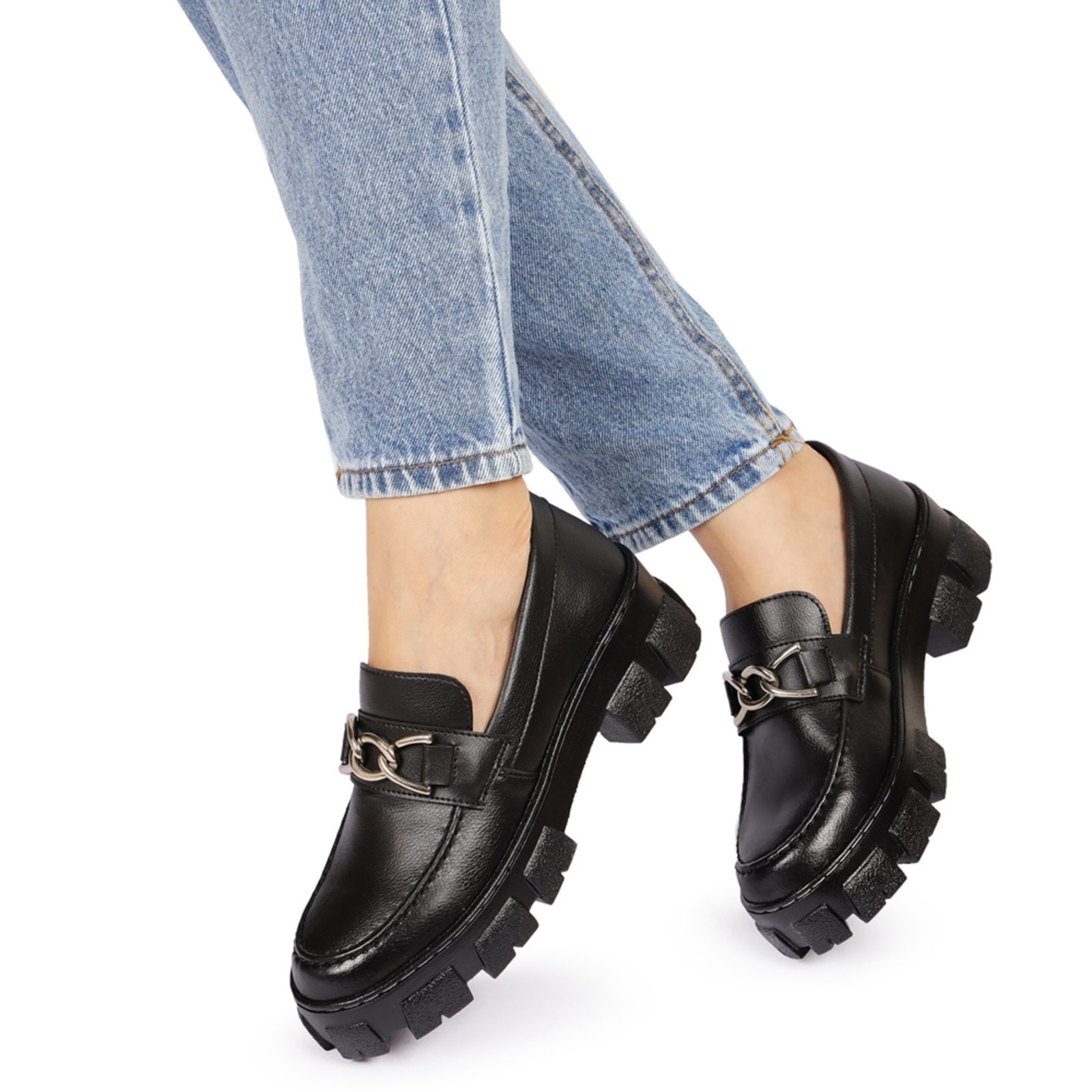 Imagem principal Sapato Mocassim Tratorado Feminino com Fivela Yes Basic preto