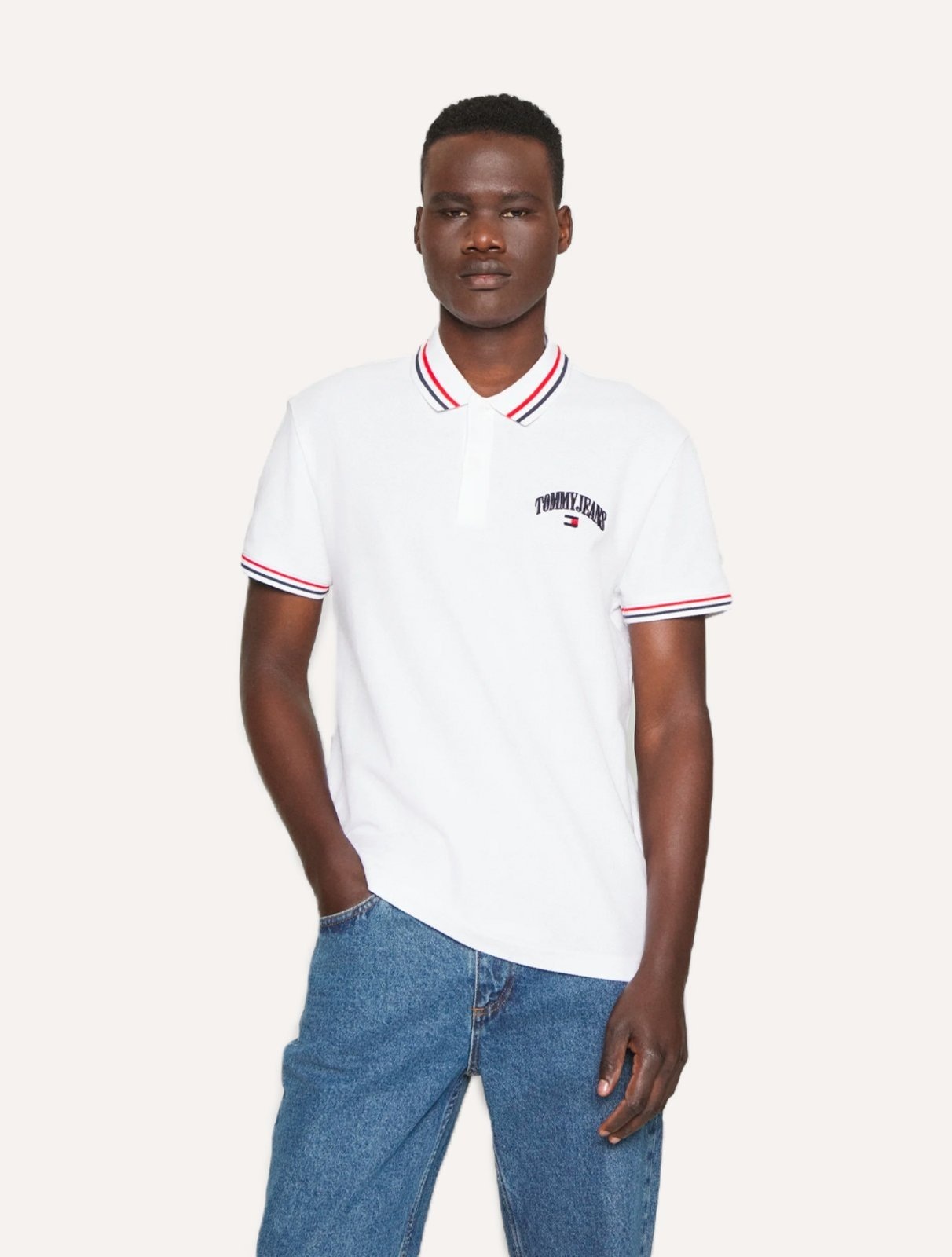 Imagem principal Polo Tommy Jeans Masculina Piquet Regular Graphic Tipped Branca Tommy Jeans branco