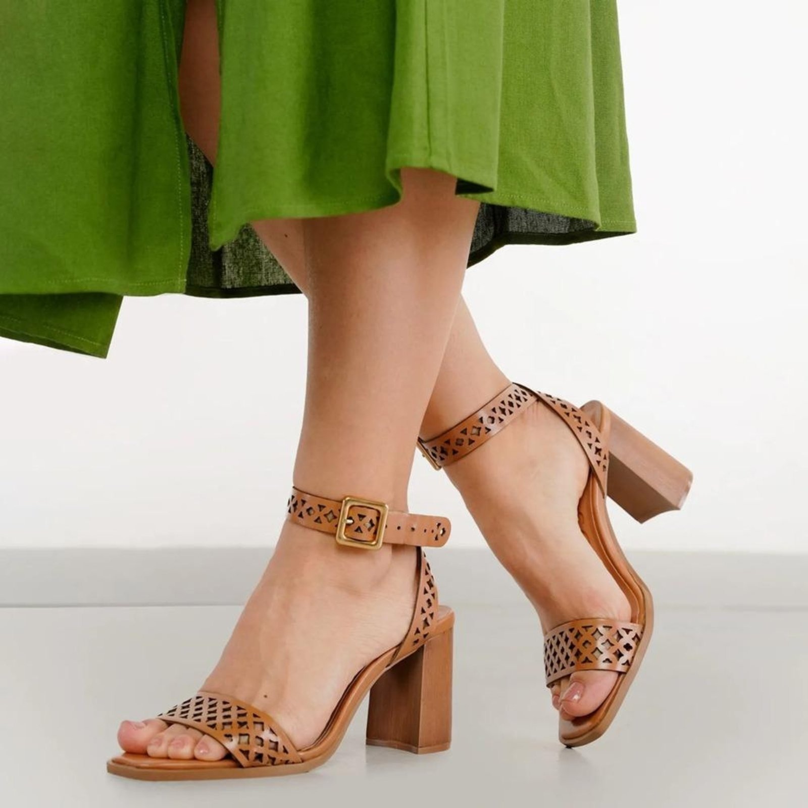 Imagem principal Sandália Osc Recorte Vazado Feminina OSC marrom