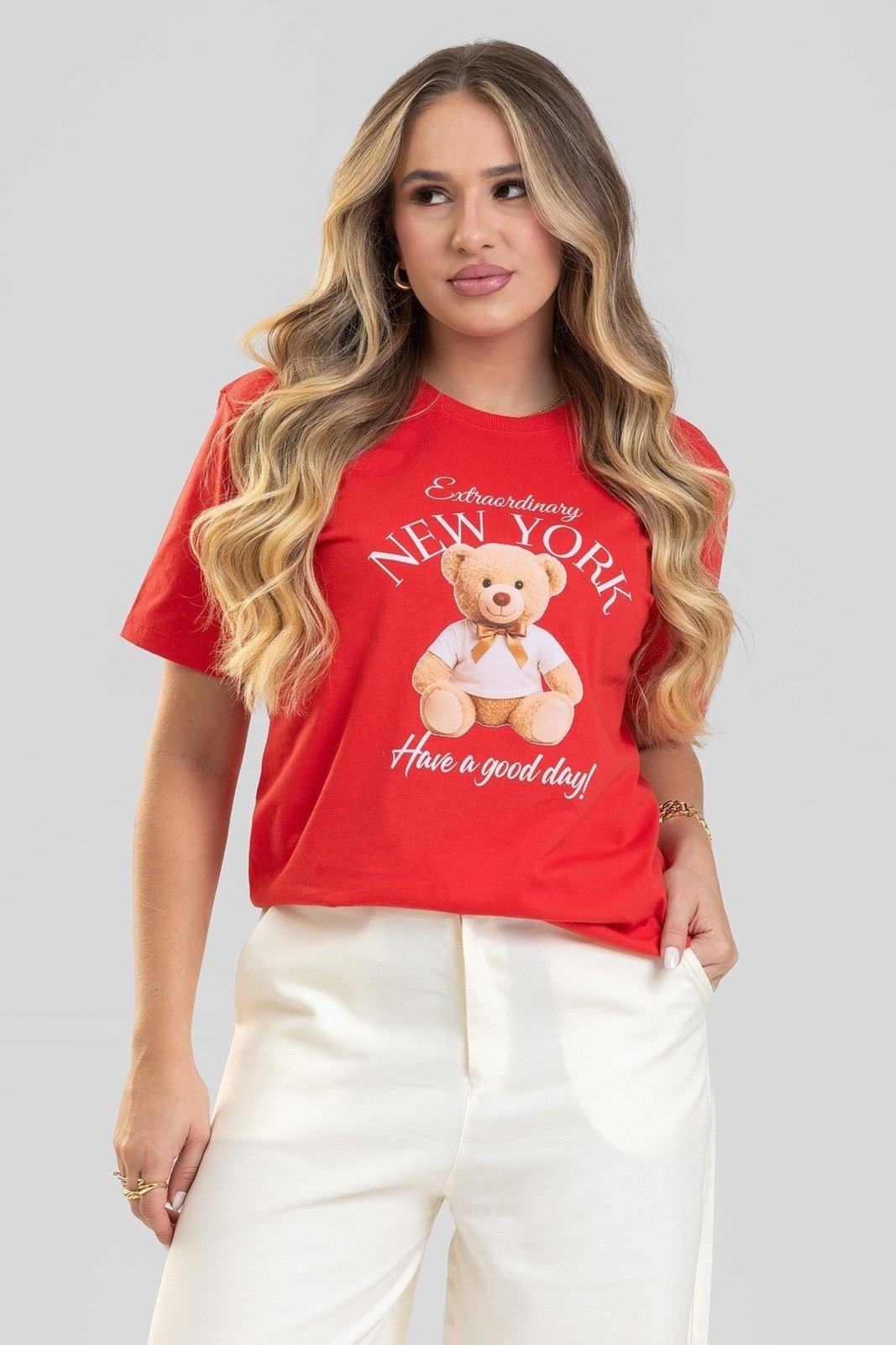 Imagem principal Camiseta Feminina Cianitas Vermelha Estampa Urso Extraordinary Cianitas vermelho