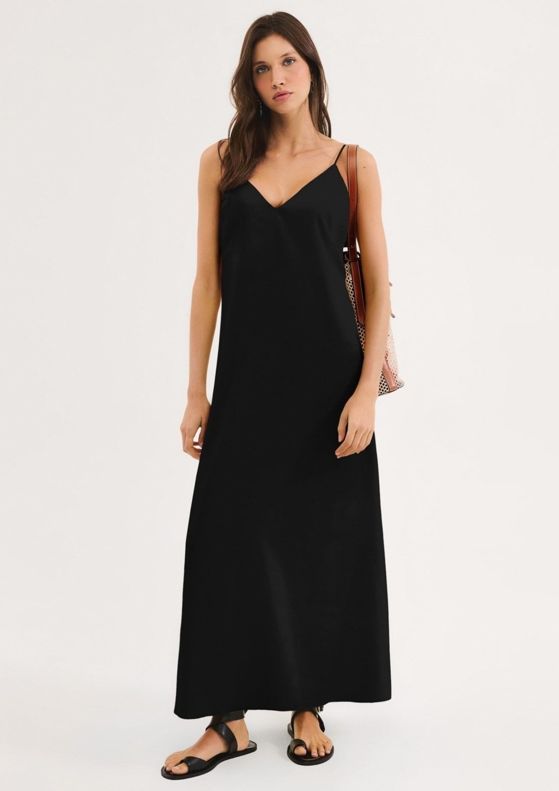 Imagem principal Vestido Longo Decote V Texturizado Hering preto