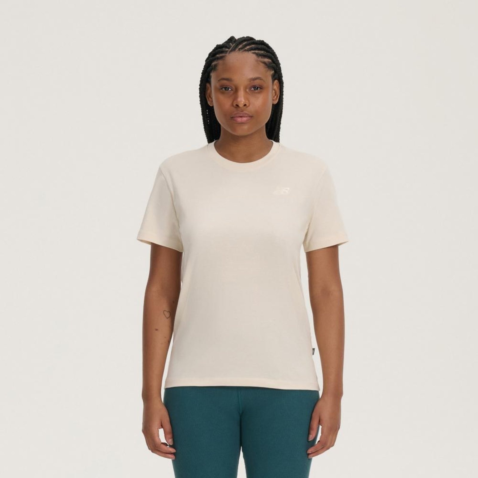 Imagem principal Camiseta Small Logo Feminina New Balance incolor