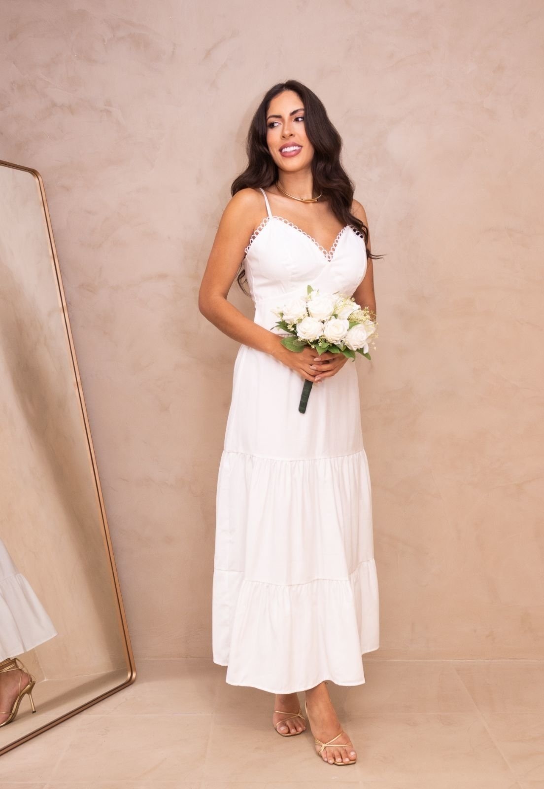 Imagem principal Vestido Midi Longuete Viscose Alcinha Frente Única Noivas Casamento Civil Elegante Darciê Cia do Vestido branco
