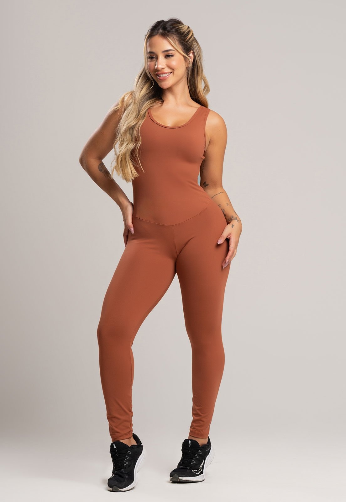 Imagem principal Macacão Fitness MVB Modas Longo Feminino Suplex Academia Poliamida Mousse Mvb Modas marrom