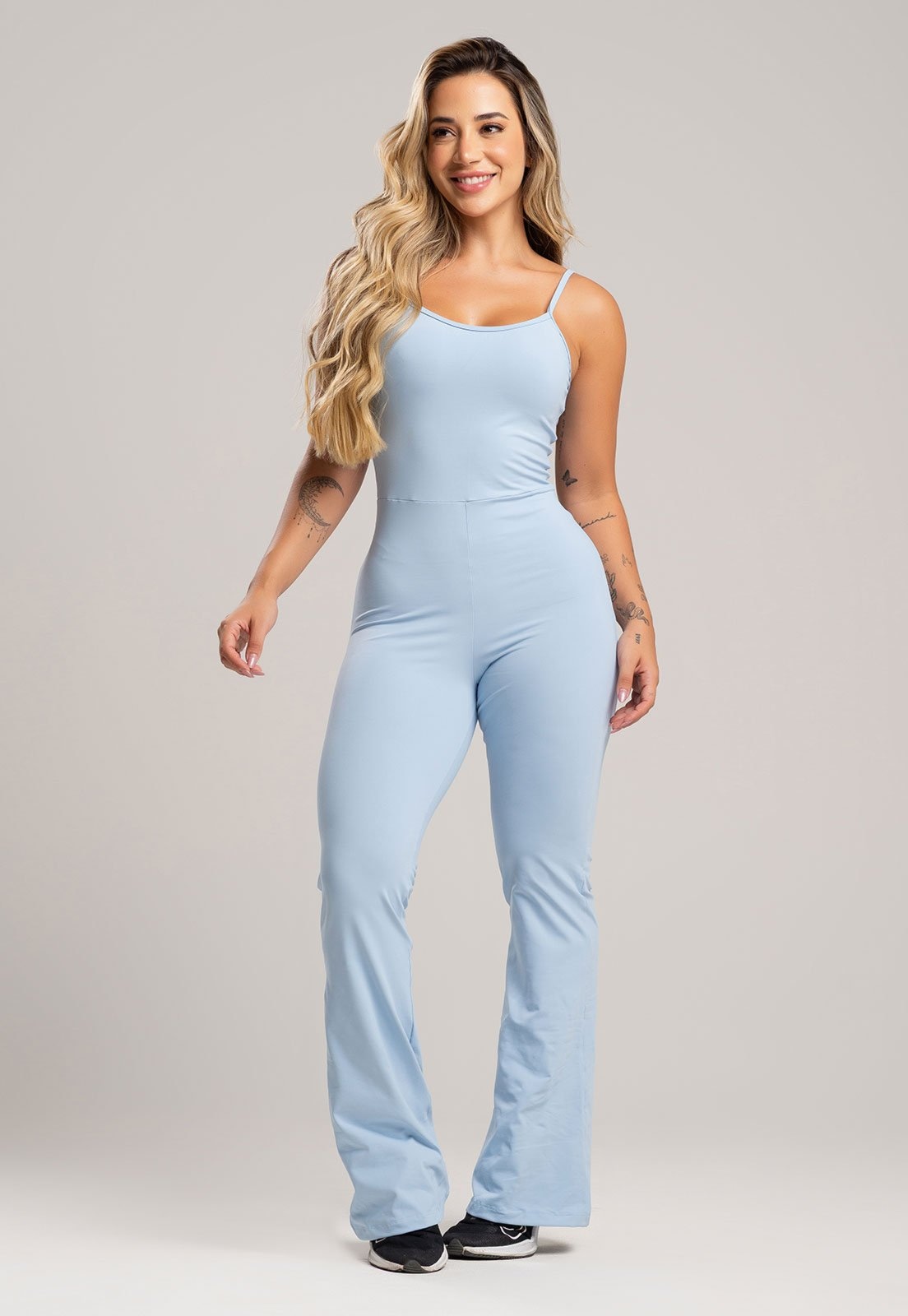 Imagem principal Macacão Fitness MVB Modas Flare Alcinha de Regulagem Poliamida Céu Mvb Modas azul