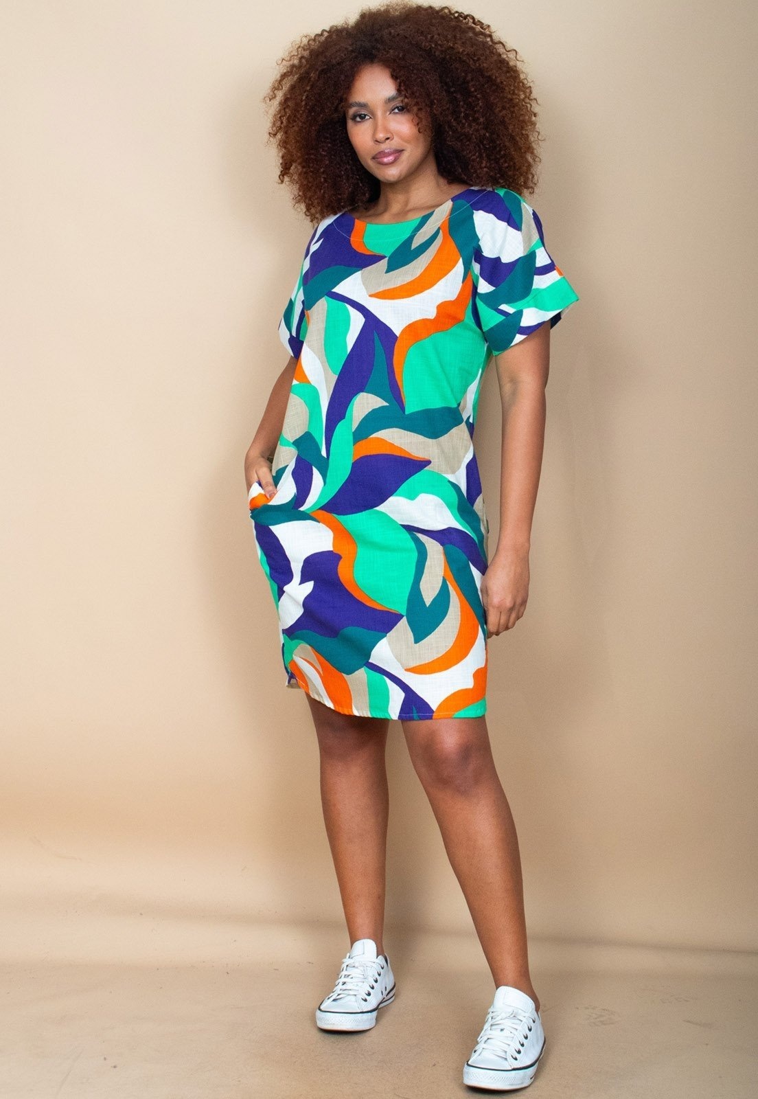 Imagem principal Vestido Curto Cabanafree Viscose com Bolso Estampa Brisa do Mar Cabanafree azul/estampado/laranja