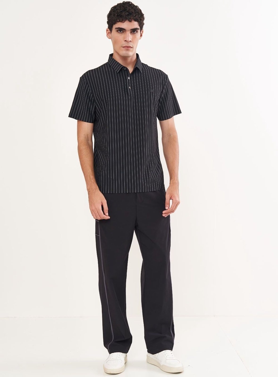 Imagem principal Polo Masculina Com Estampa Em Listras Colcci Colcci preto