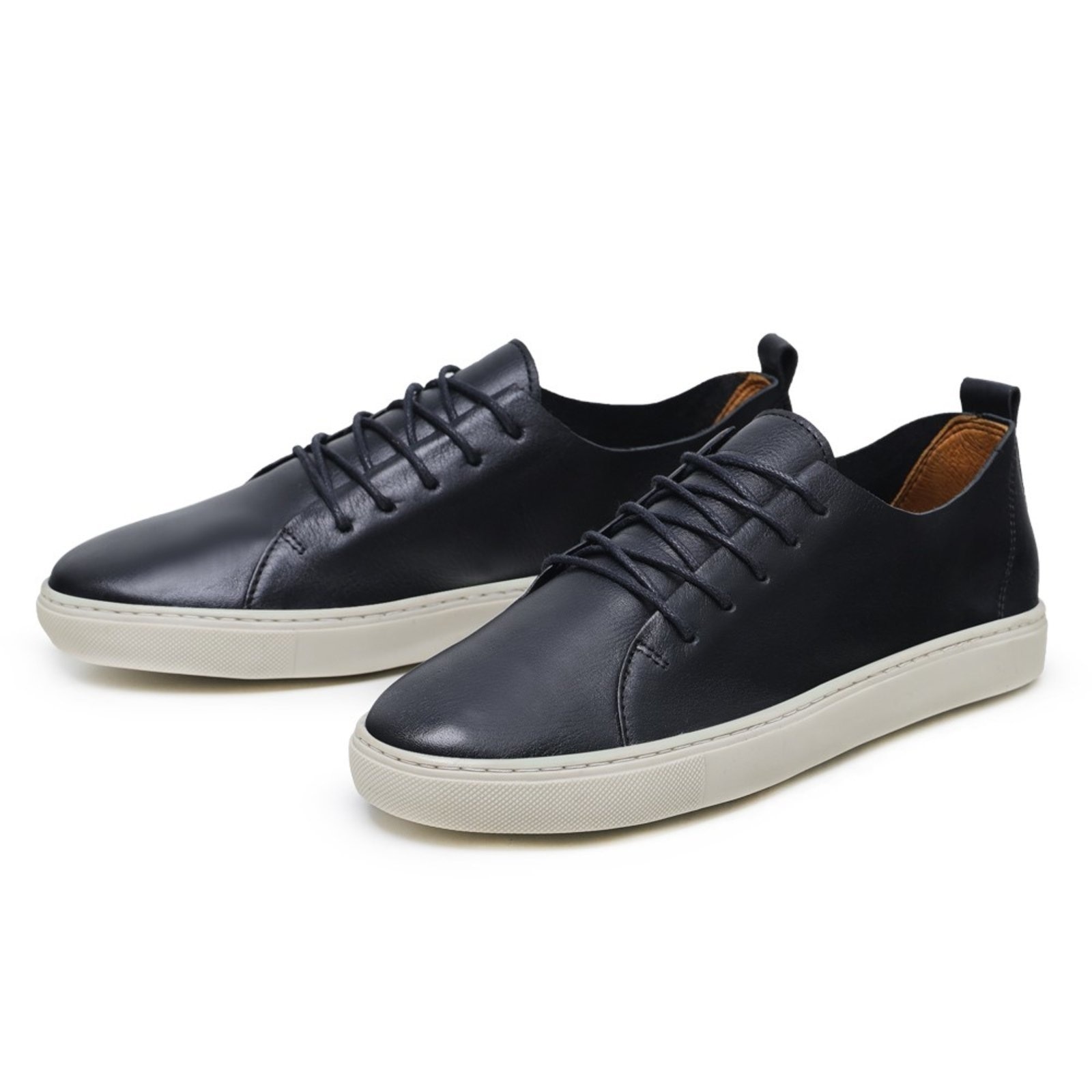 Imagem principal Tenis Feminino Cano Baixo de Couro sem Forro Interno Ref.:1810 Mister Couros preto