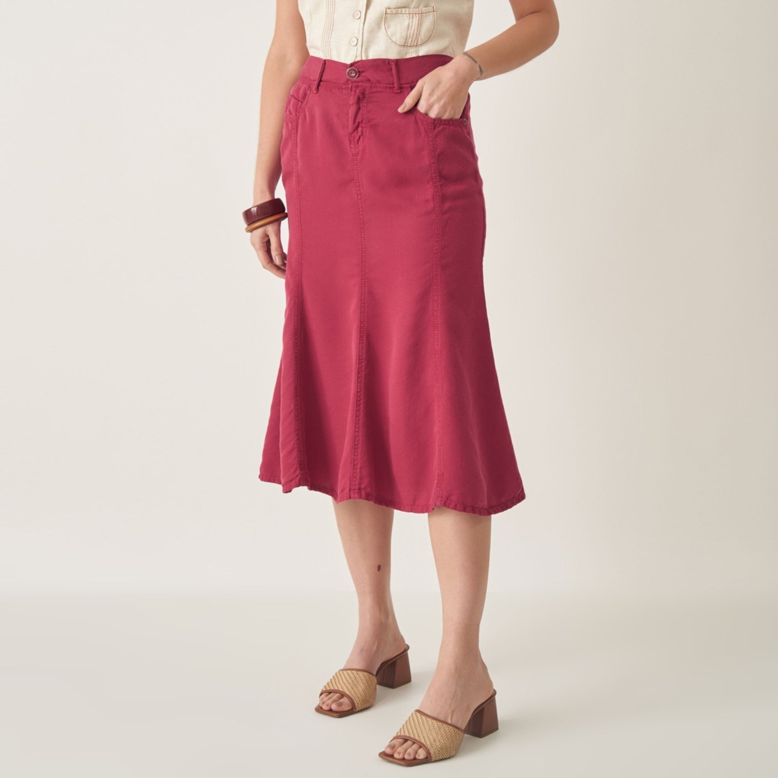 Imagem principal Saia Midi Sereia em Liocel com Recortes Bloom vermelho