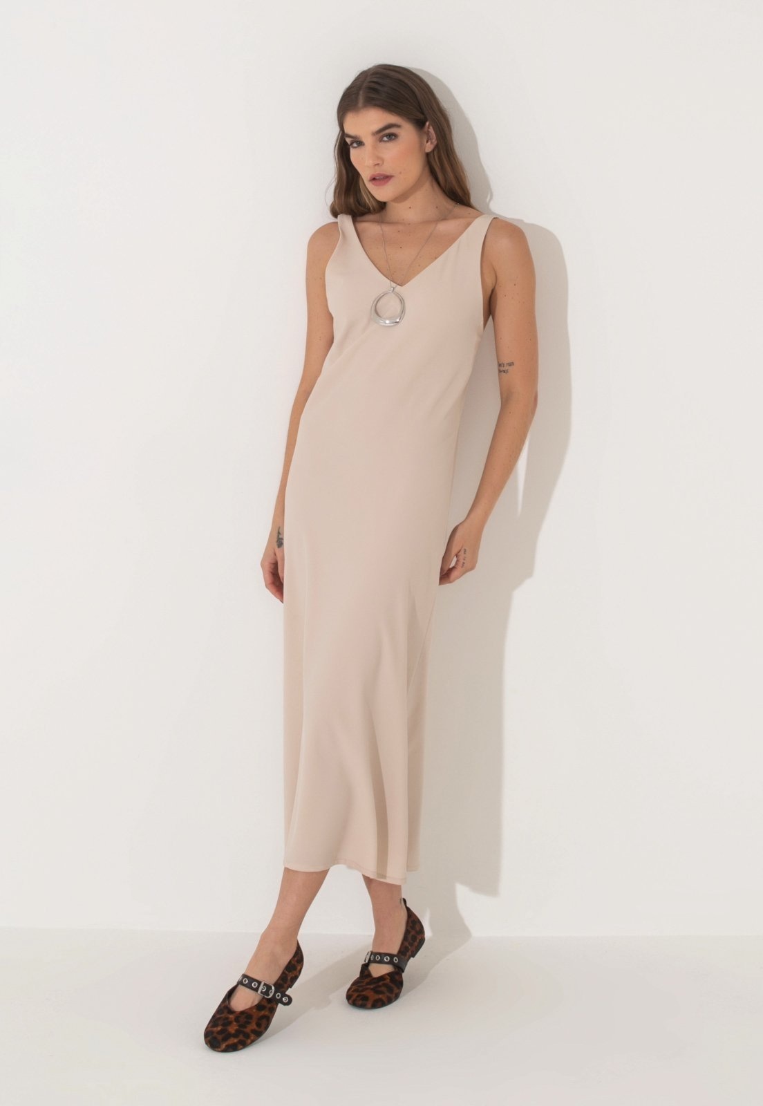 Imagem principal Vestido Traymon Midi Fluído Sereno Traymon bege