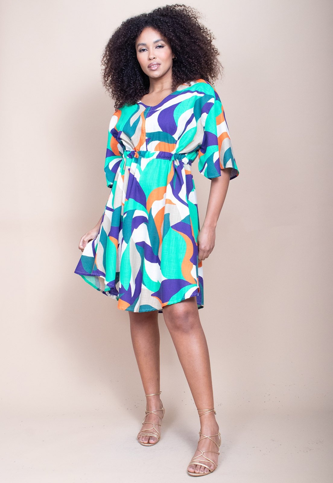 Imagem principal Vestido Curto CabanaFree Caaxixá Viscose com Cordão na Cintura Estampa Brisa do Mar Cabanafree azul/estampado/laranja/verde