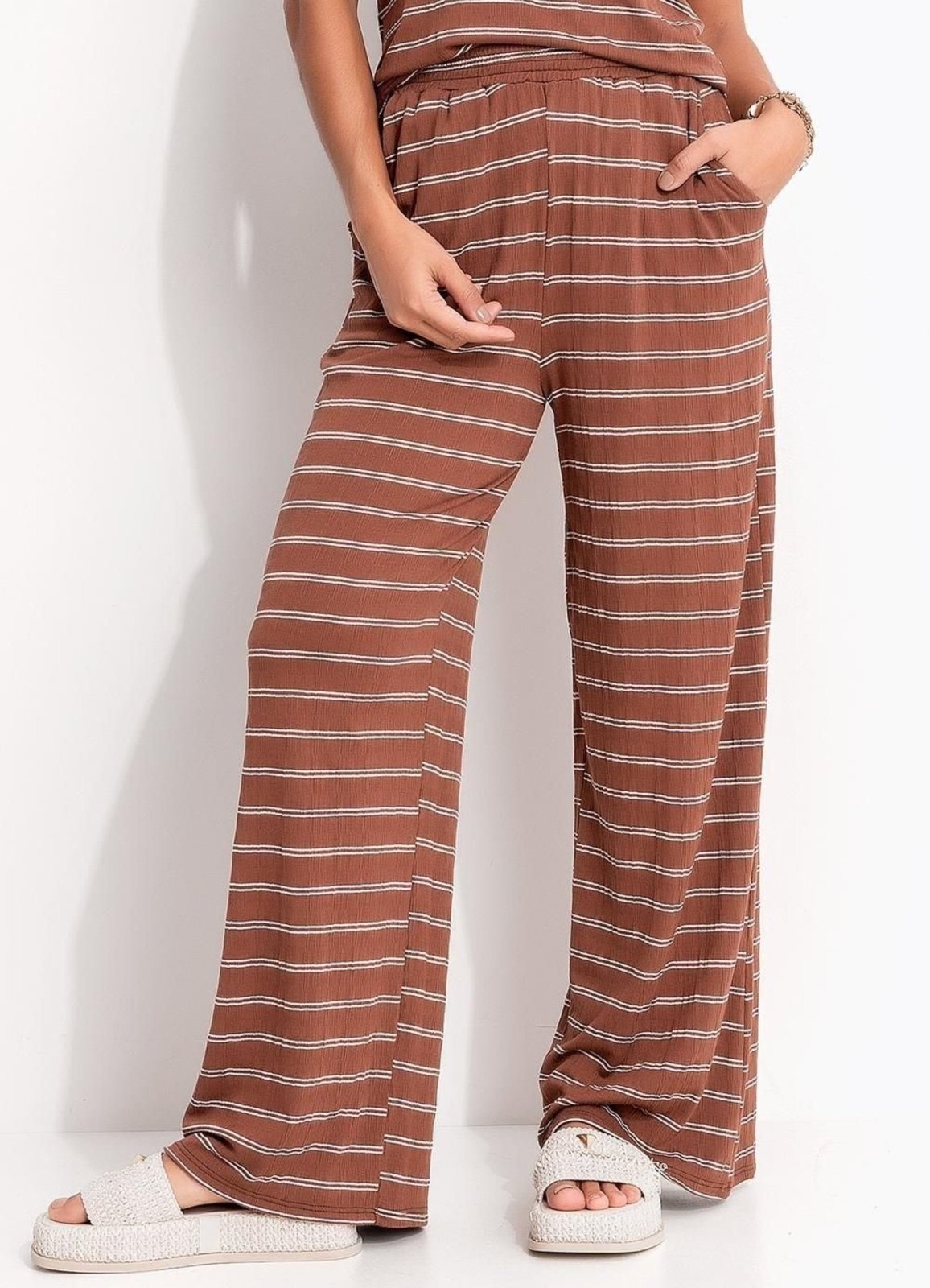 Imagem principal Calça Em Malha De Viscose Listrada Quintess Quintess marrom