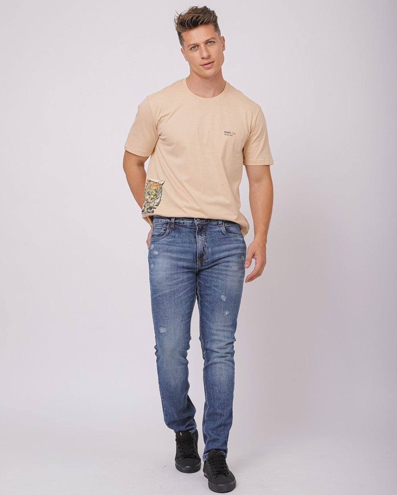 Imagem principal Calça Slim Fit Masculina com Elastano e Puídos 23804 Médio/escuro Consciência jeans