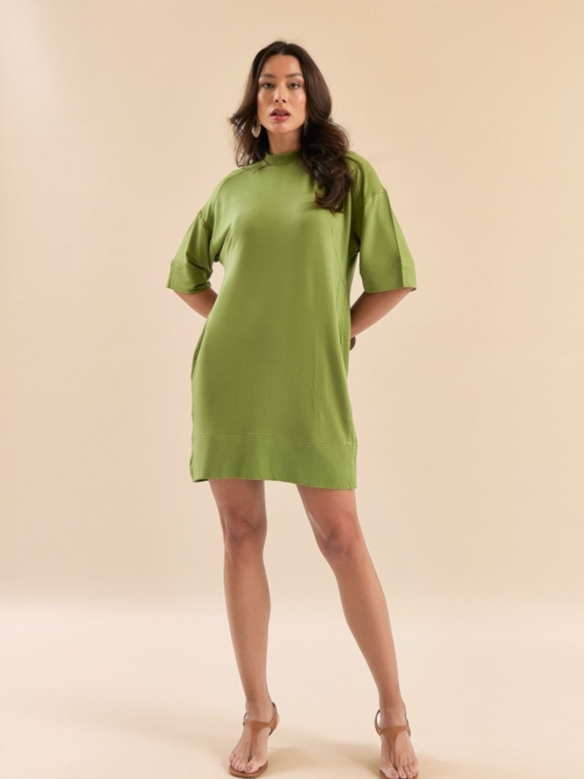 Imagem principal Vestido Curto Malha Ribana Feminino Com Bolsos Laterais VHF VARIEDADES verde