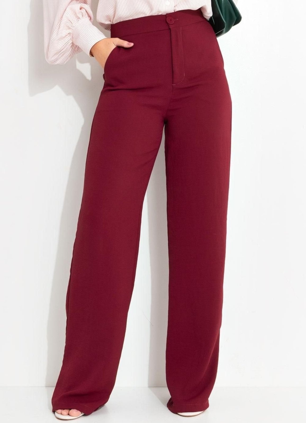 Imagem principal Calça Bordô Em Tecido Acetinado Quintess vermelho