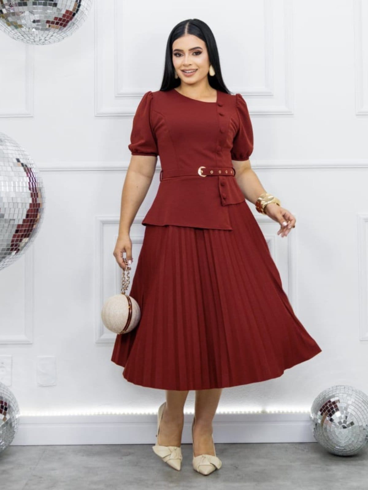 Vestido Midi Soltinho Rodado Moda Evangélica Decote Quadrado com Cinto de Festa Terracota