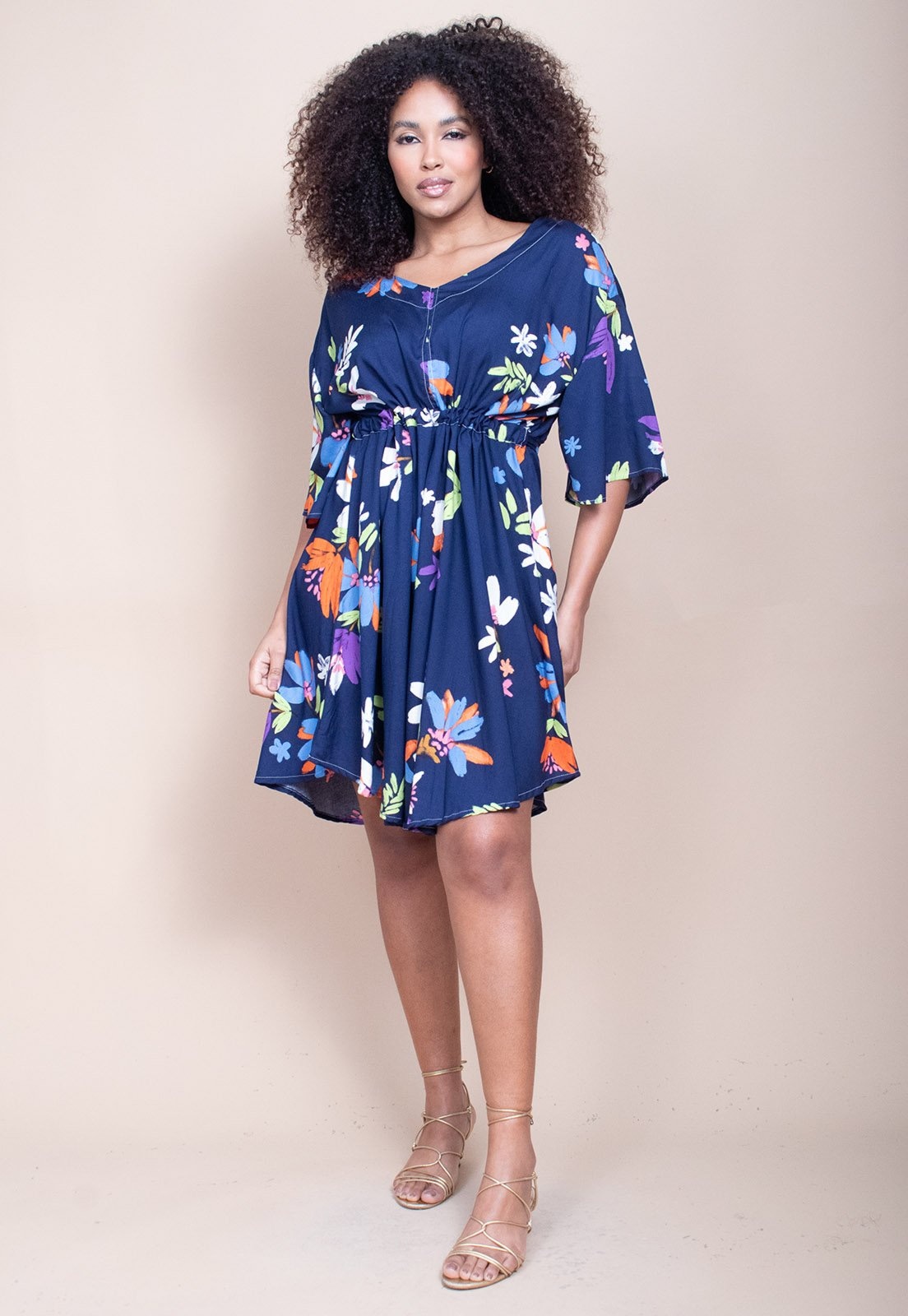 Imagem principal Vestido Curto CabanaFree Caaxixá Viscose com Cordão na Cintura Estampa Festa das Flores Cabanafree azul/branco/estampado/roxo azul